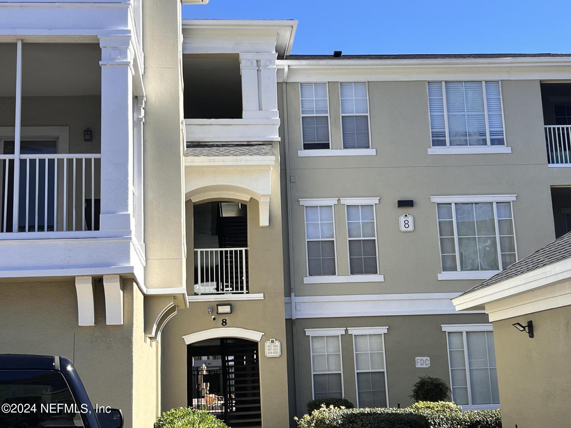 Jacksonville, FL home for sale located at 8290 Gate Parkway W Unit 819, Jacksonville, FL 32216