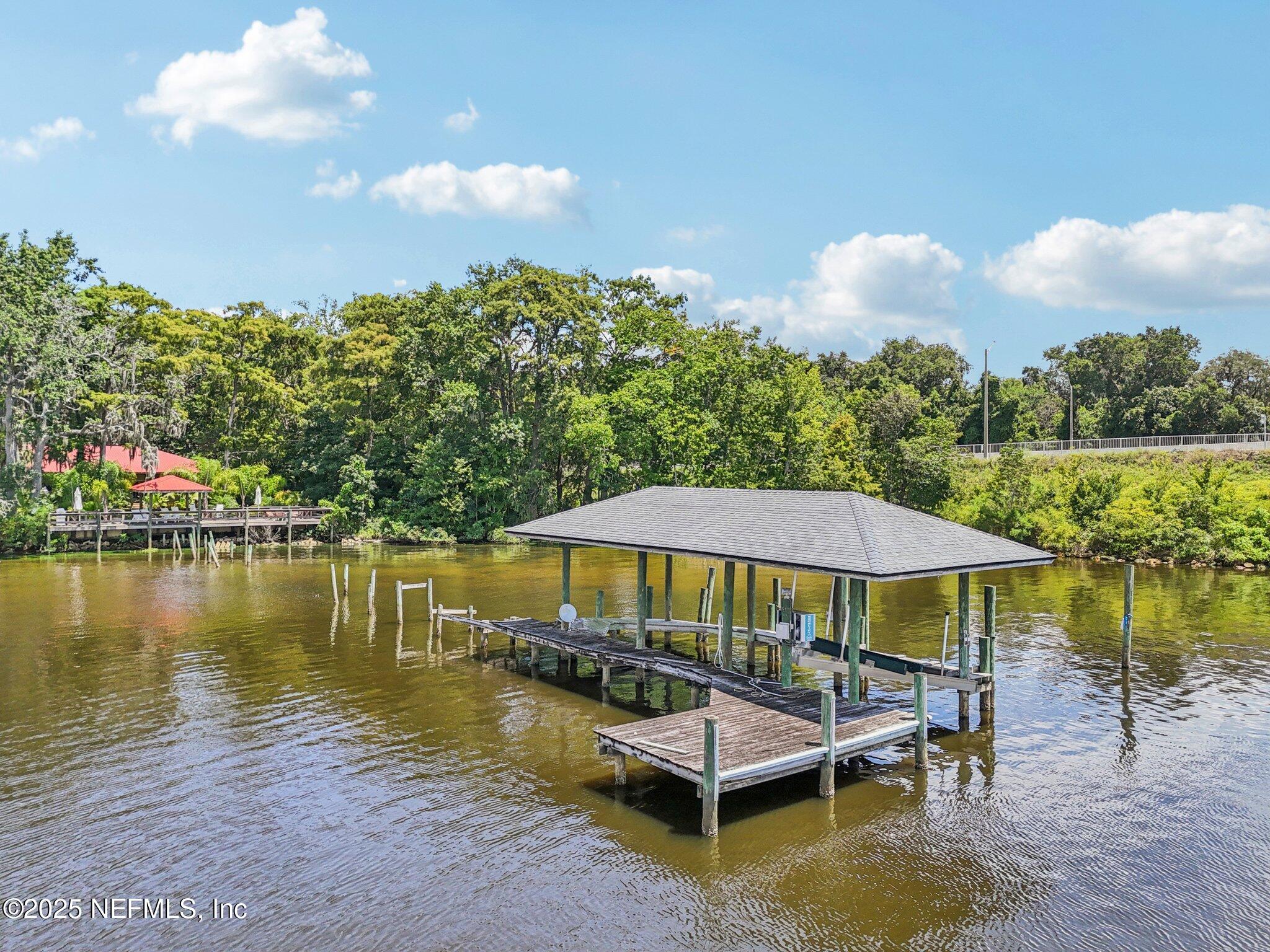 2778 HOLLY POINT Road W