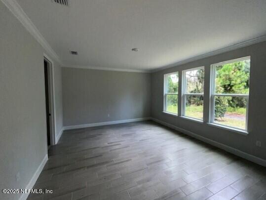 18 ARMOYAN Drive