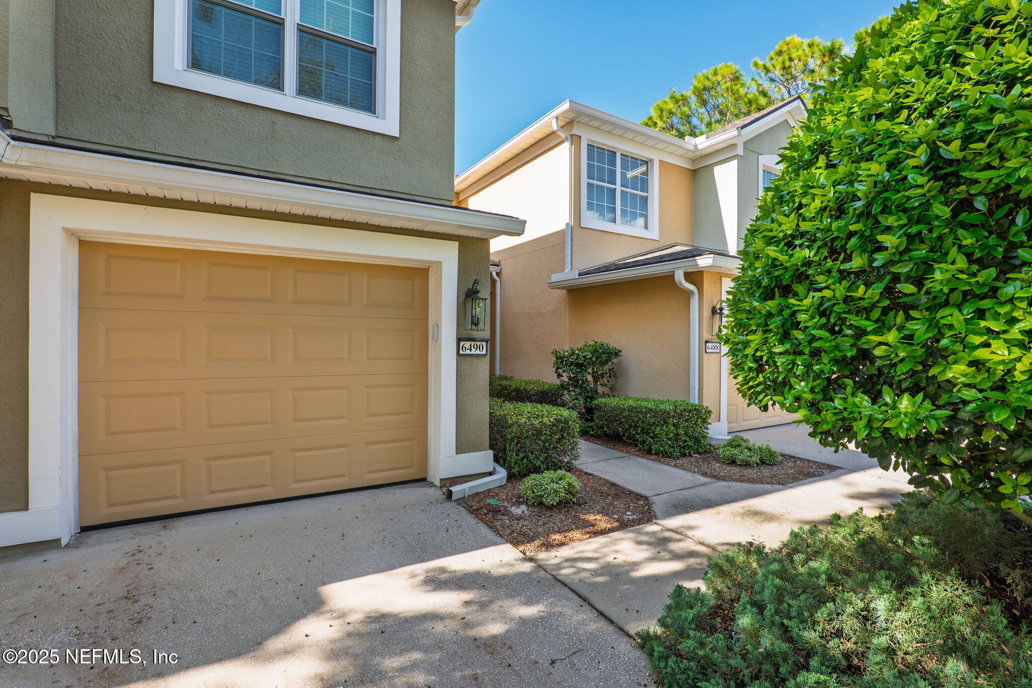 6490 WHITE BLOSSOM Circle 26F