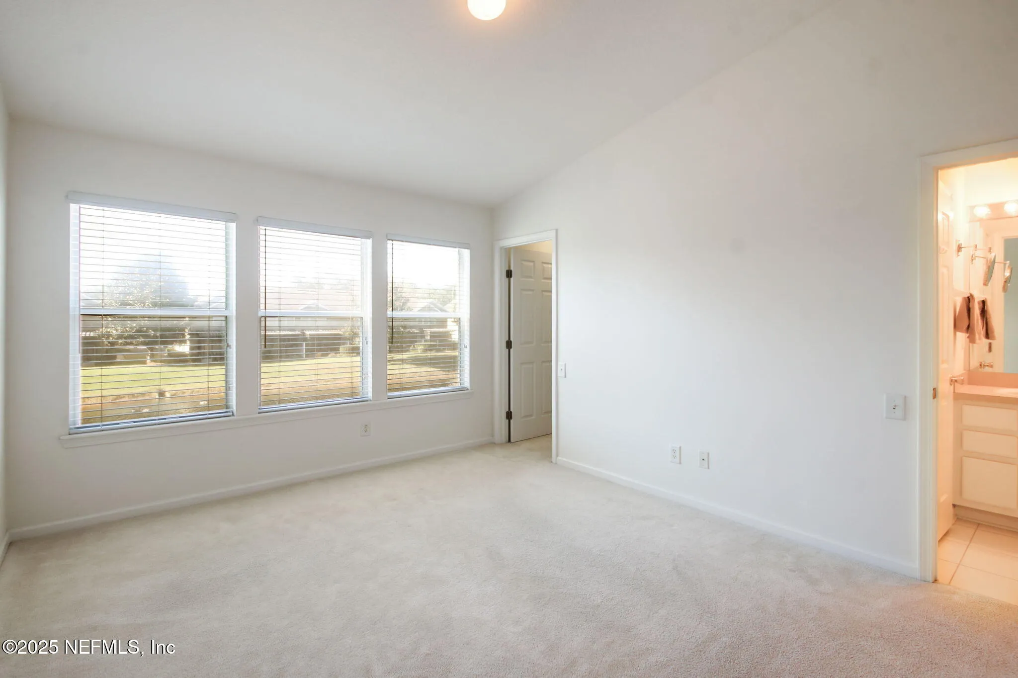 Jacksonville, Florida 32256, United States, 2 Bedrooms Bedrooms, ,3 BathroomsBathrooms,Residential,Active,250255