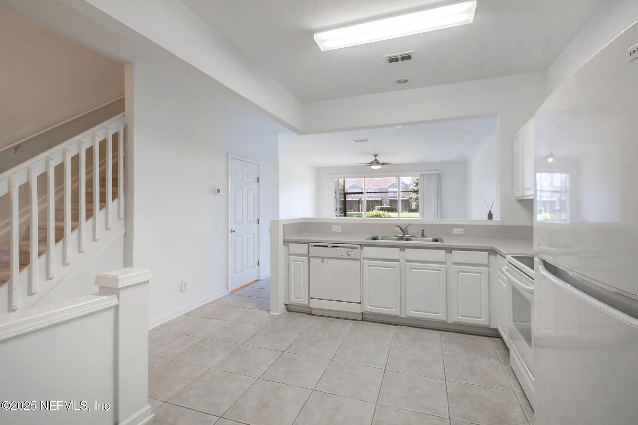 Jacksonville, Florida 32256, United States, 2 Bedrooms Bedrooms, ,3 BathroomsBathrooms,Residential,Active,250255