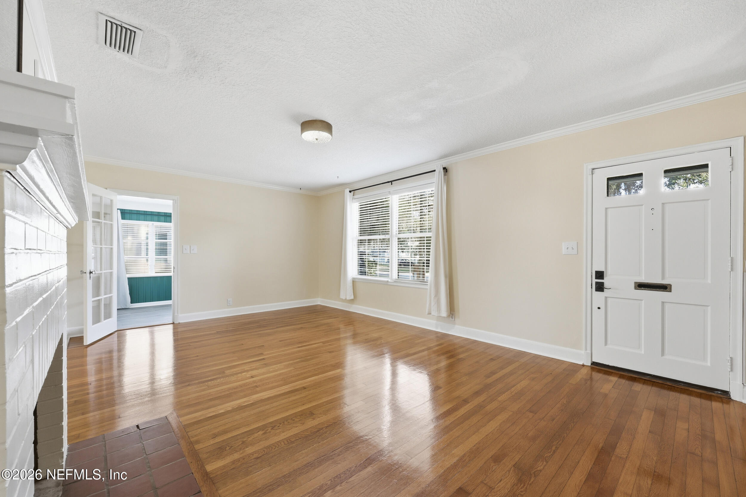 2954 IROQUOIS Avenue