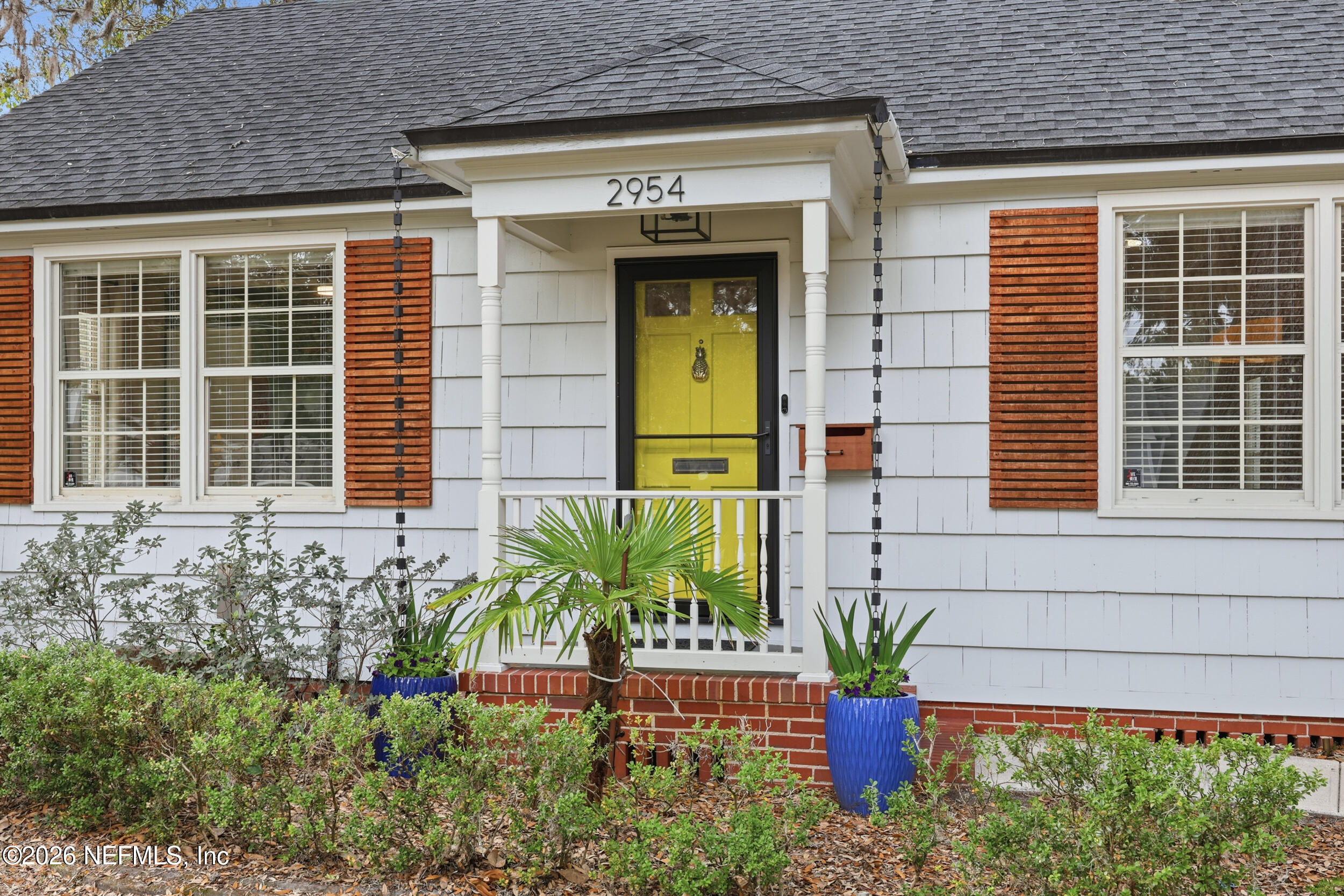 2954 IROQUOIS Avenue