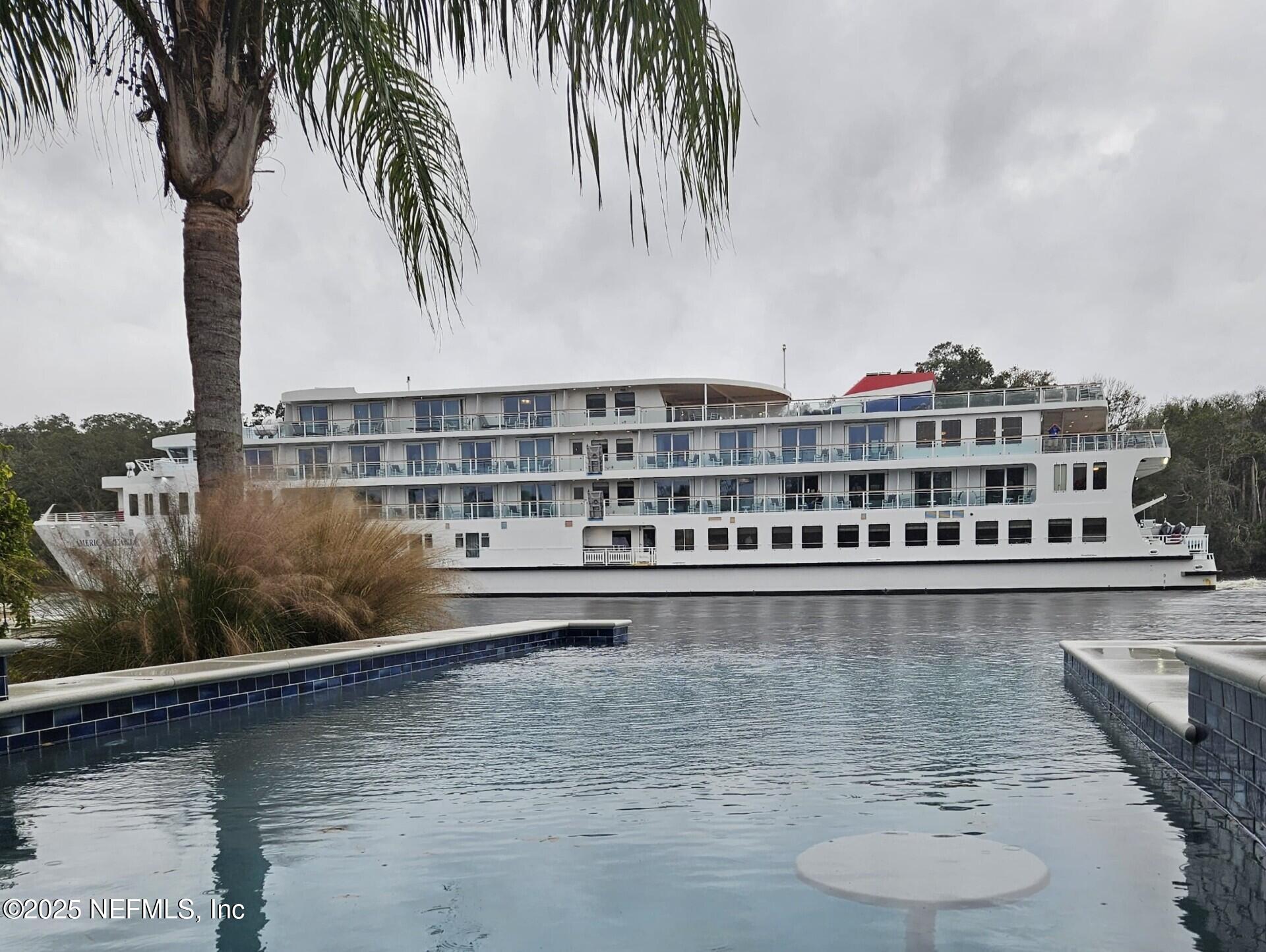 205 S ROSCOE Boulevard