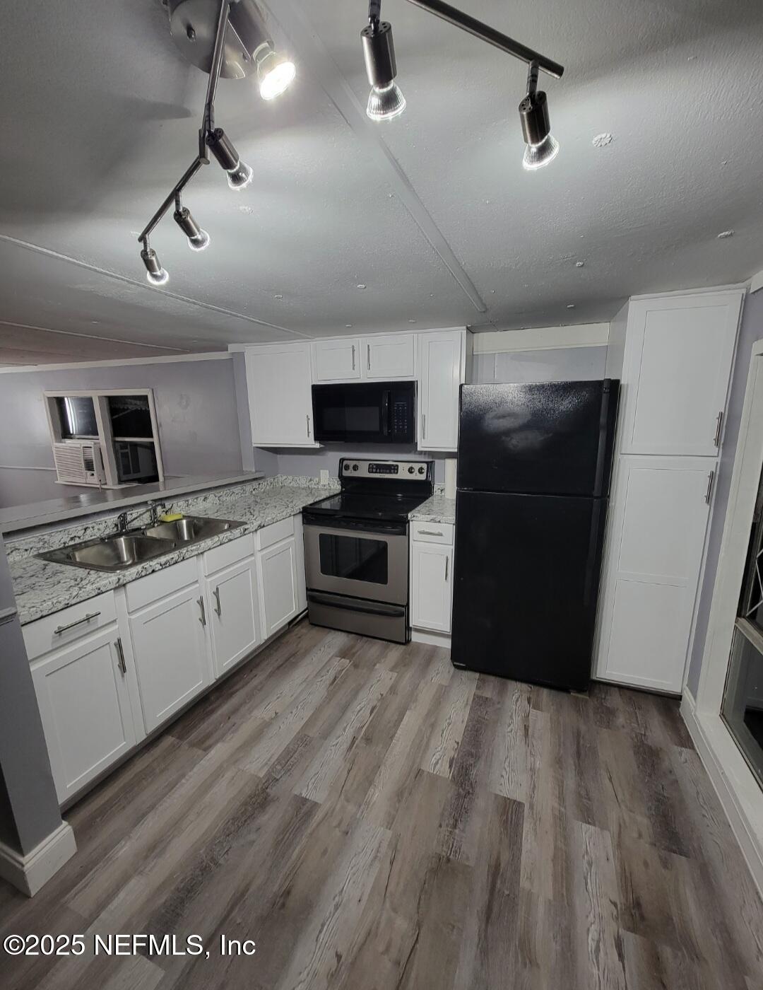 4072 MUSTANG ROAD Road