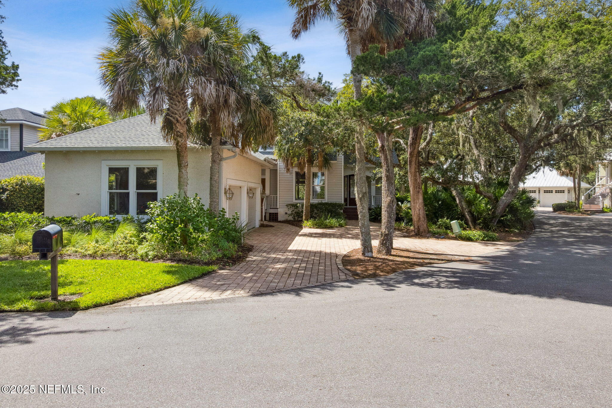 16 OAK POINT Drive