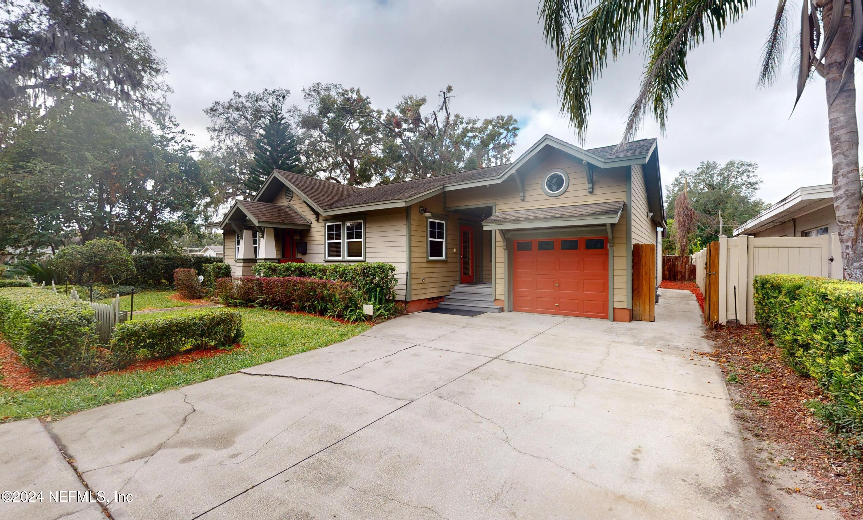 736 HAYDEN Lane