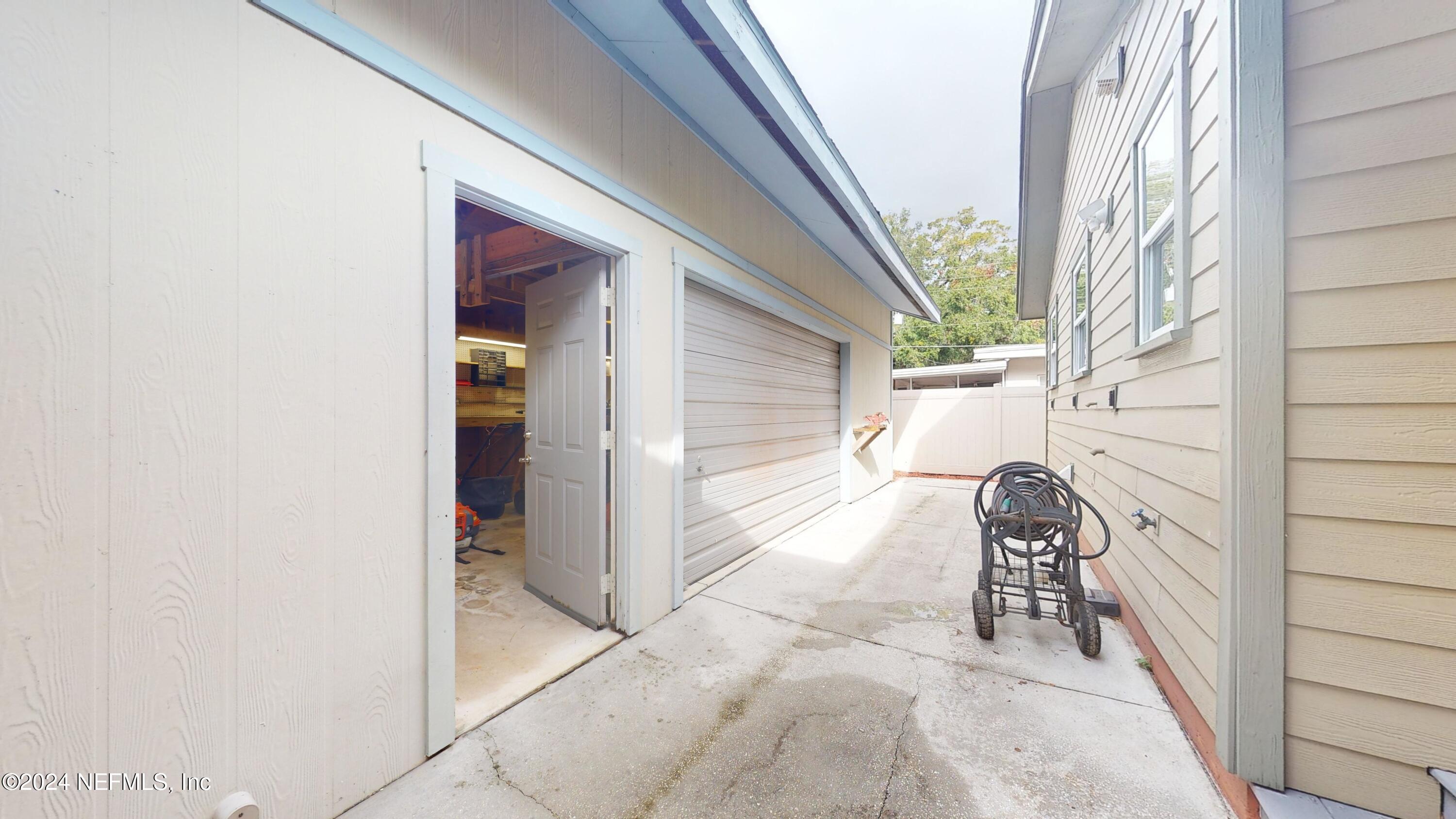 736 HAYDEN Lane