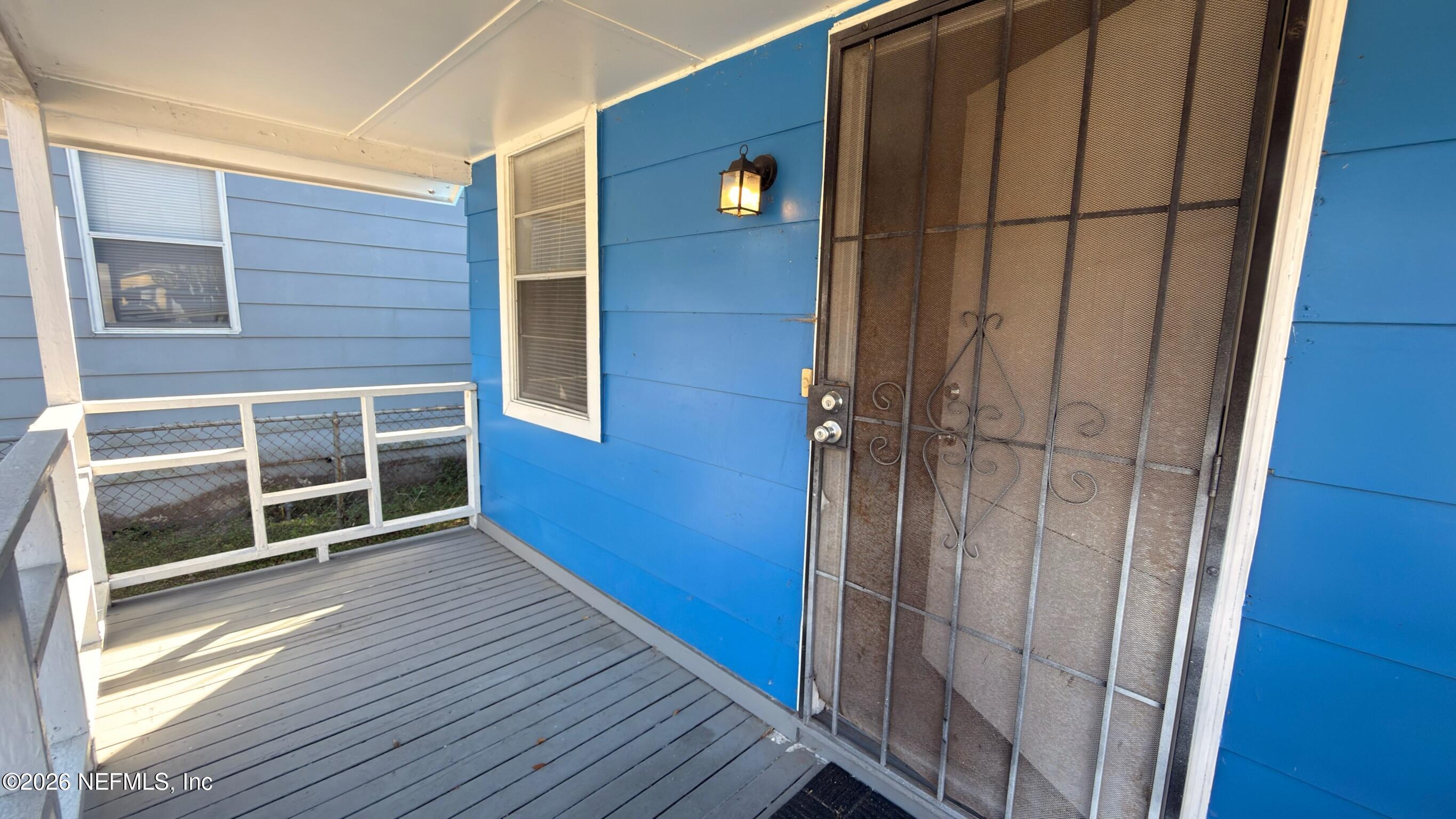 834 N WASHINGTON Street