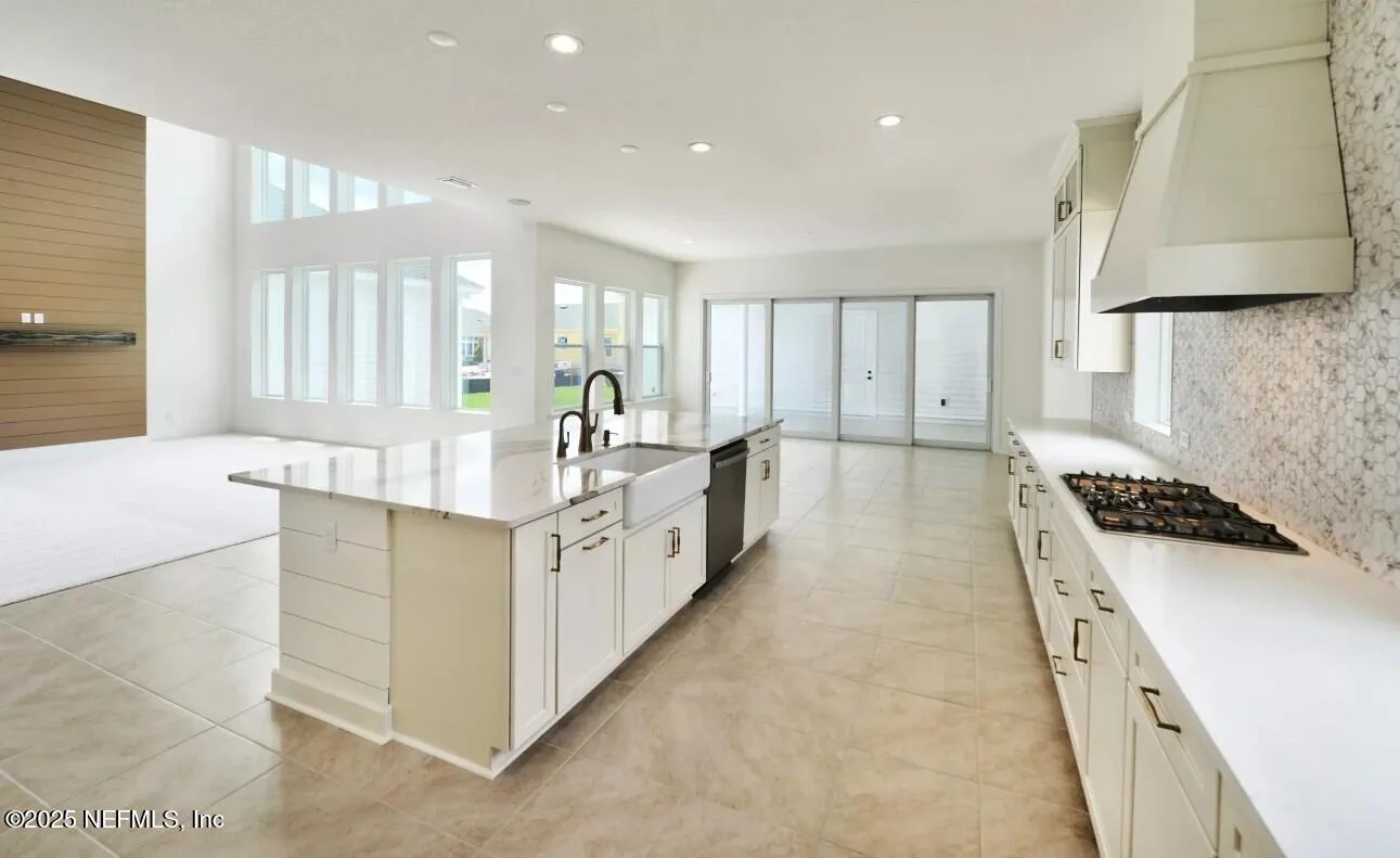 Fernandina Beach, Florida 32034, United States, 6 Bedrooms Bedrooms, ,5 BathroomsBathrooms,Residential,Active,239908