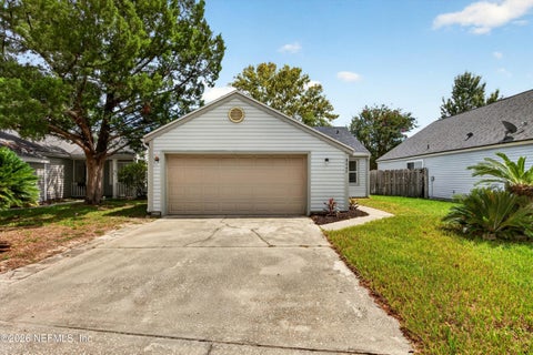Photo of 8047 MACTAVISH Way E, Jacksonville, FL 32244 (MLS # 2164538)