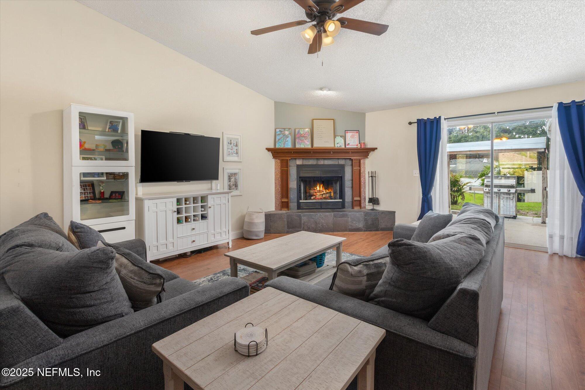 2910 YULE TREE Drive