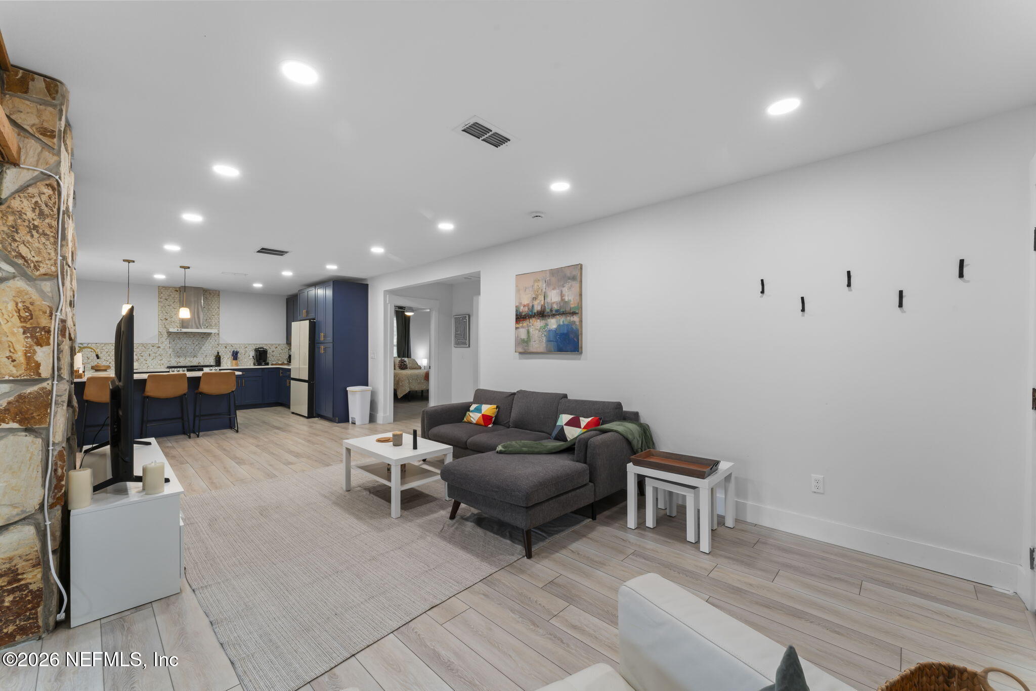 275 CHESWICK OAKS Avenue