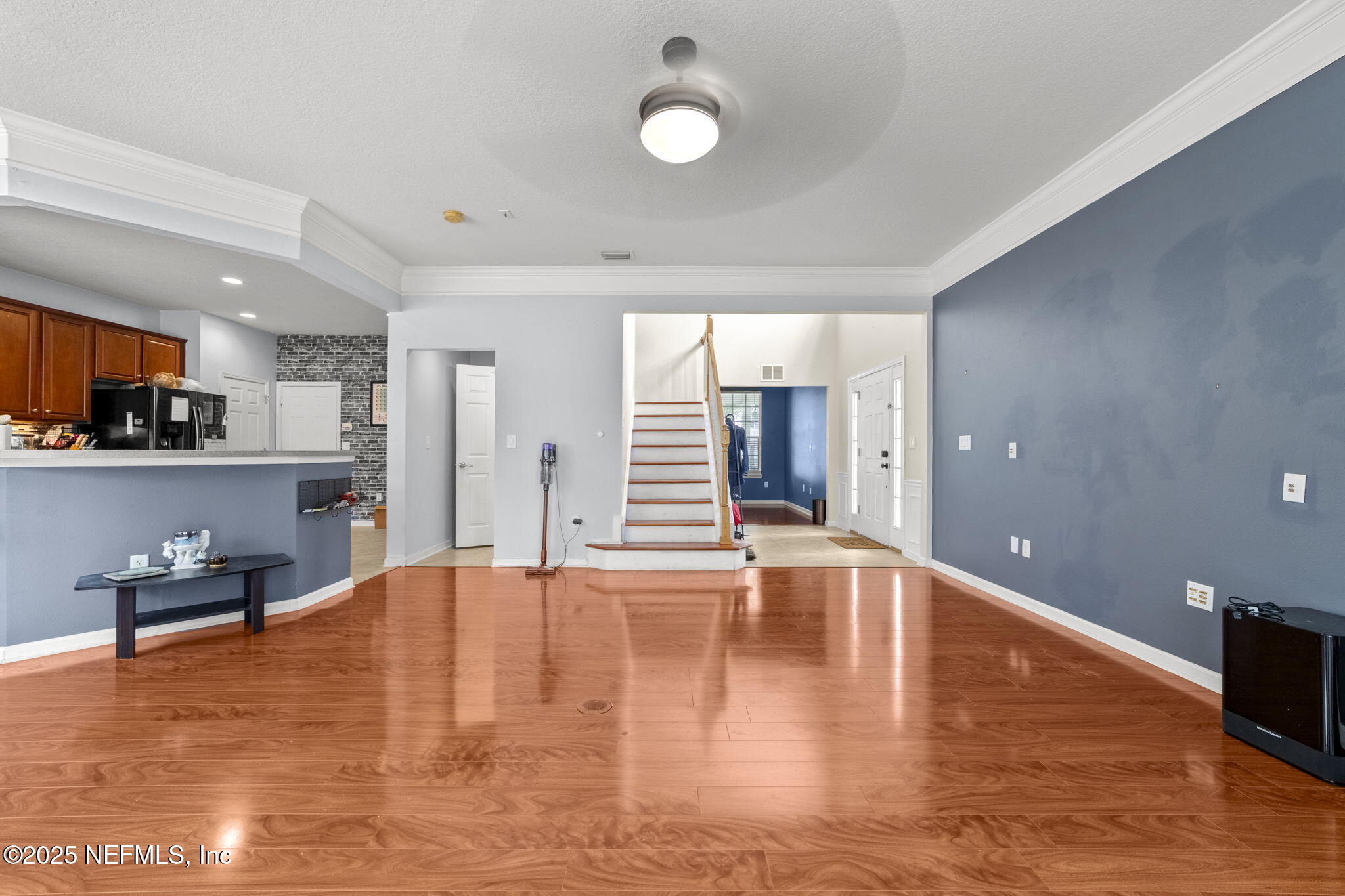 6488 WHITE FLOWER Court