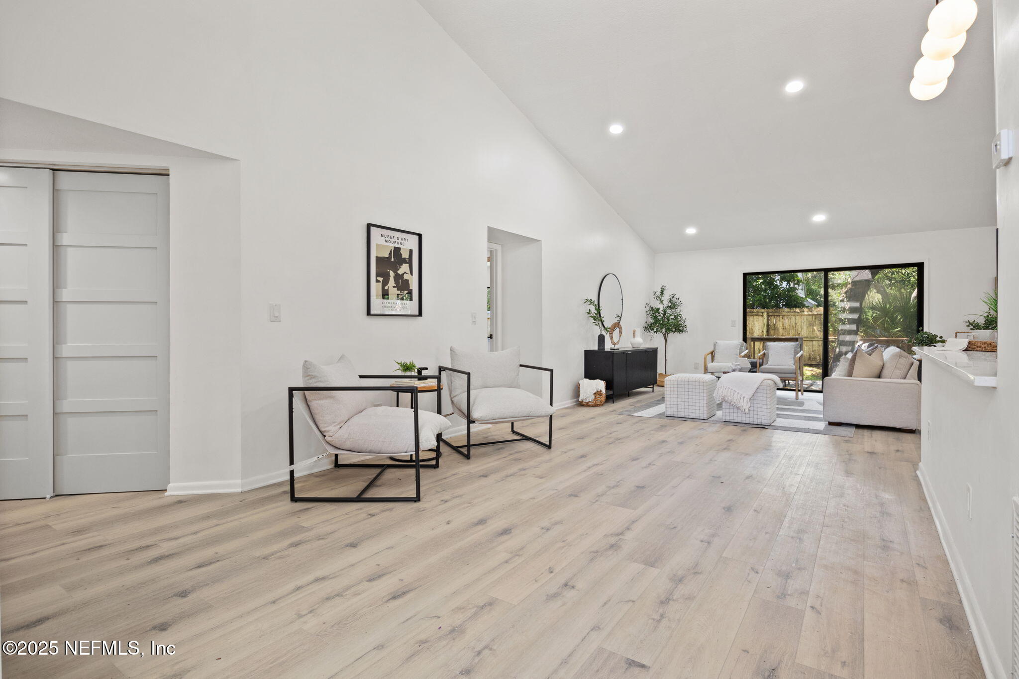 550 ROBLES Lane
