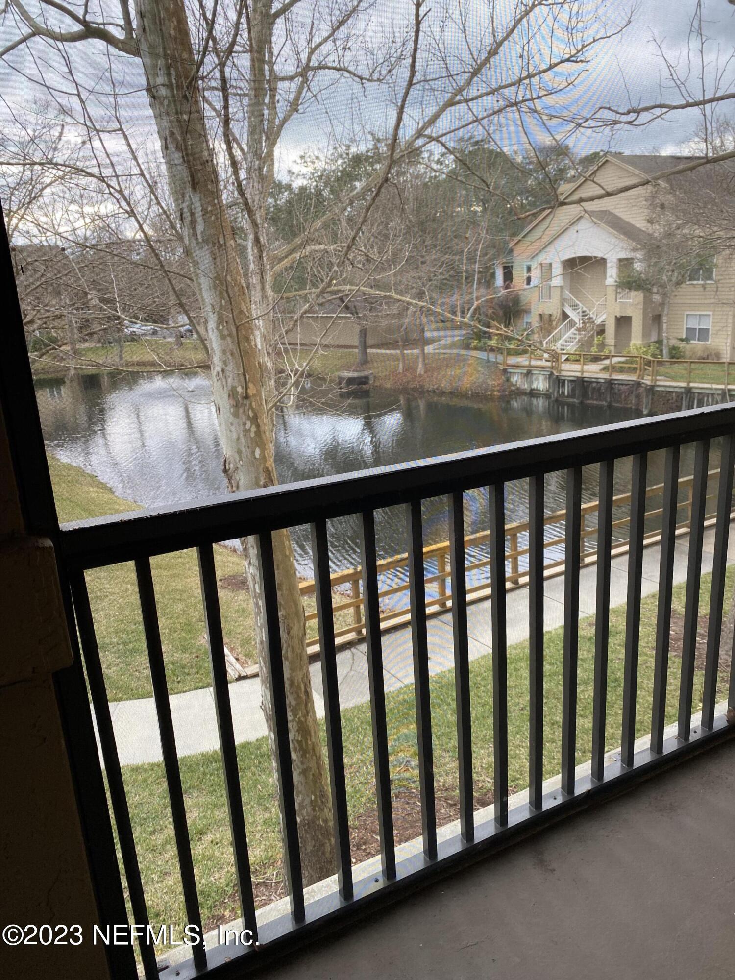 29 ARBOR CLUB Drive 212