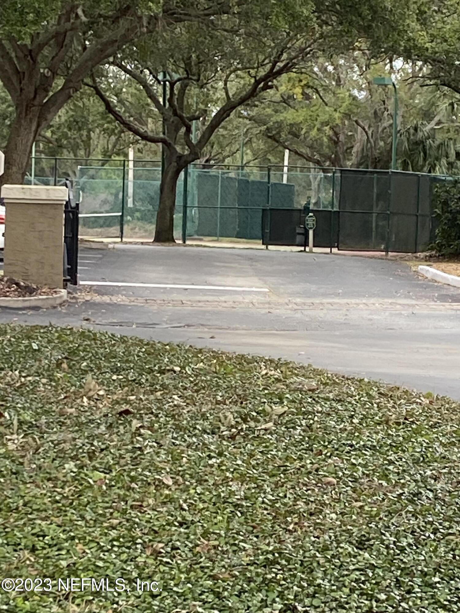 29 ARBOR CLUB Drive 212