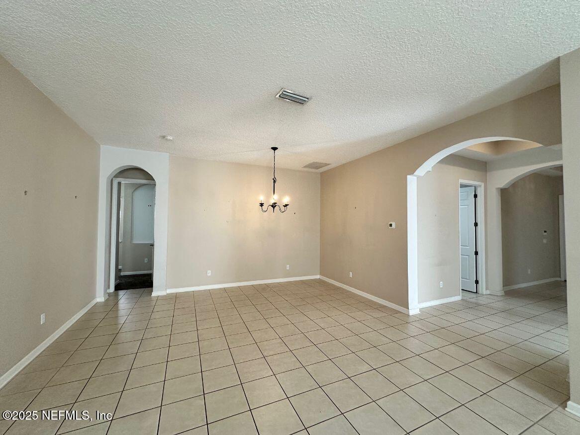 1375 CASTLE PINES Circle