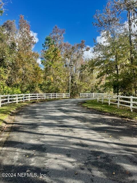 8525 BEVERLY LN Lane