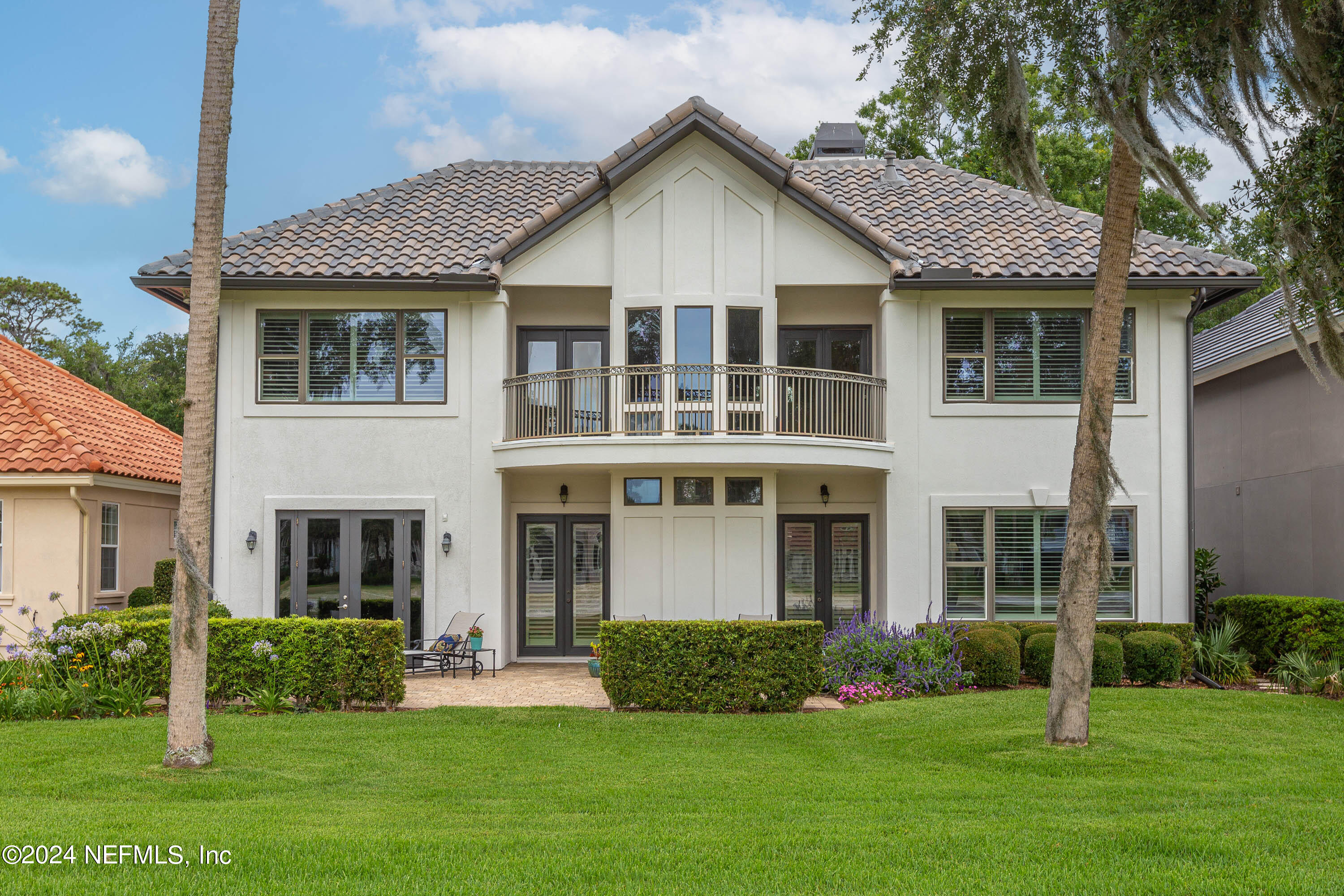 216 LAUREL Lane