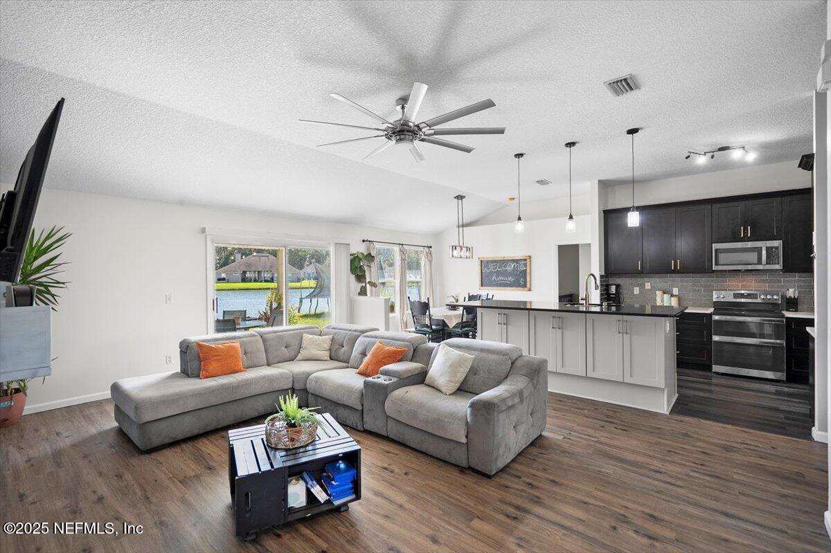 3787 JULIET LEIA Circle W