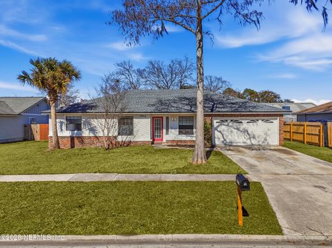 Photo of 10919 GREAT SOUTHERN Drive, Jacksonville, FL 32257 (MLS # 2129822)