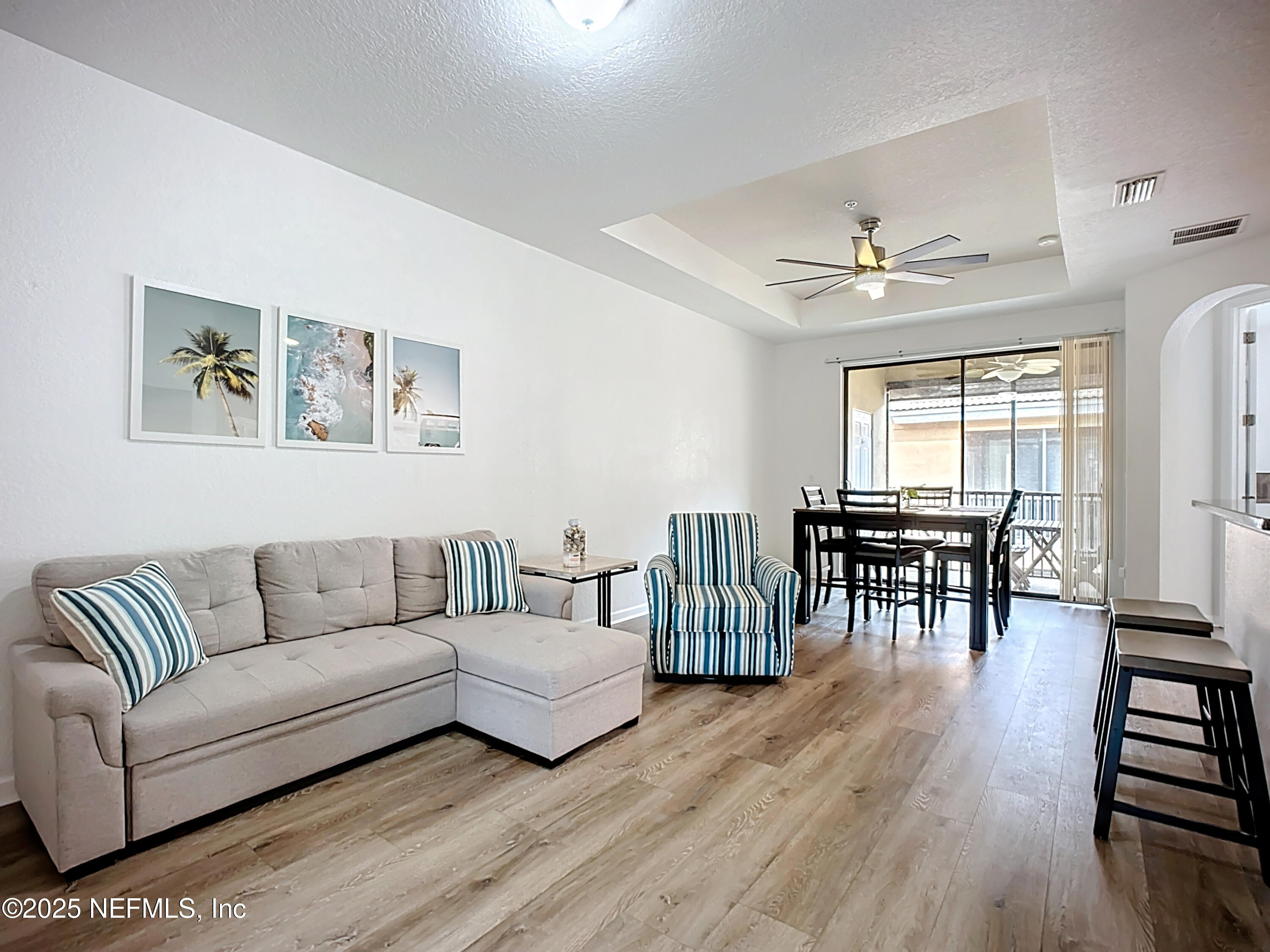 305 VIA CASTILLA 203