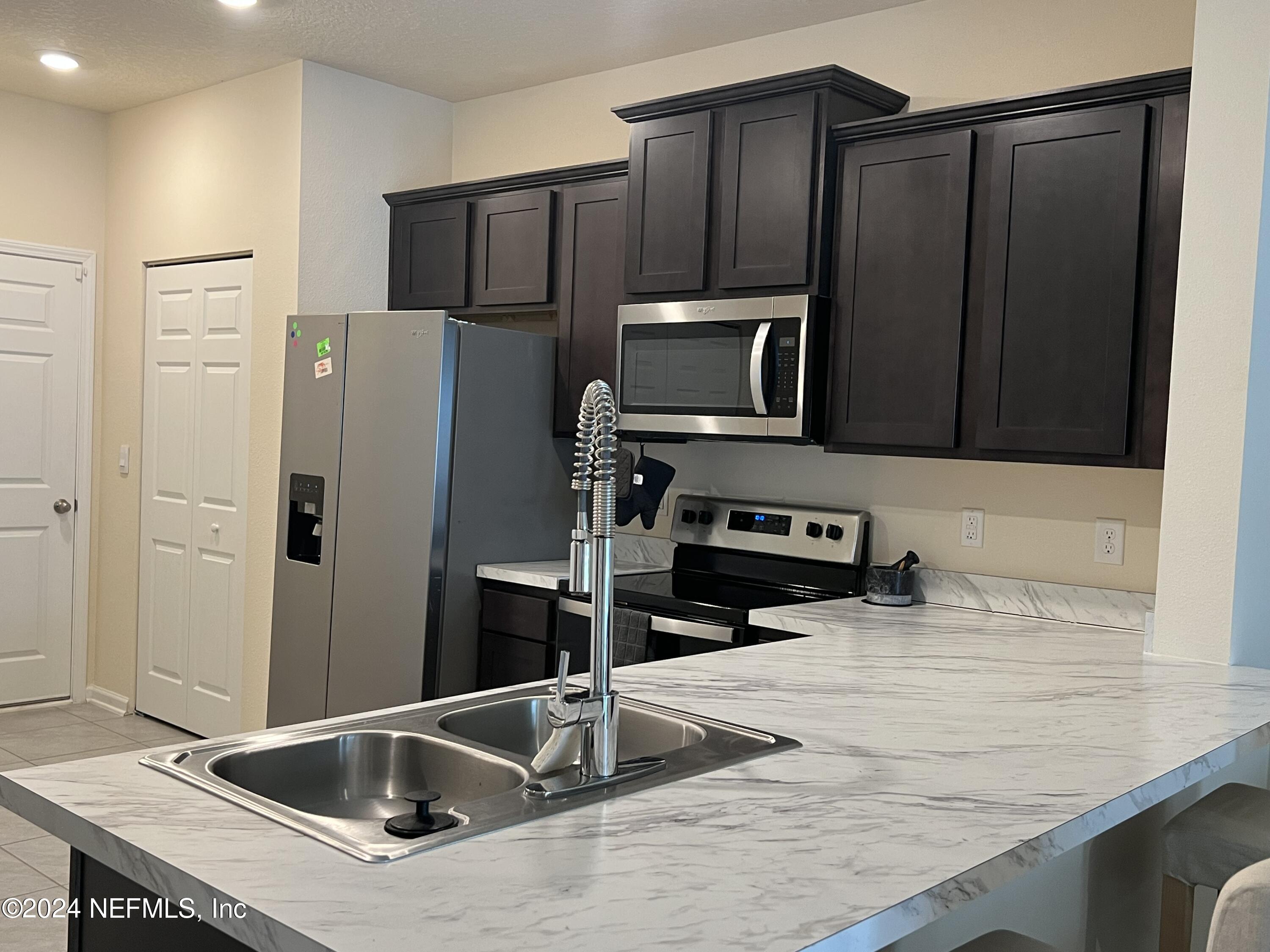 View Jacksonville, FL 32218 townhome