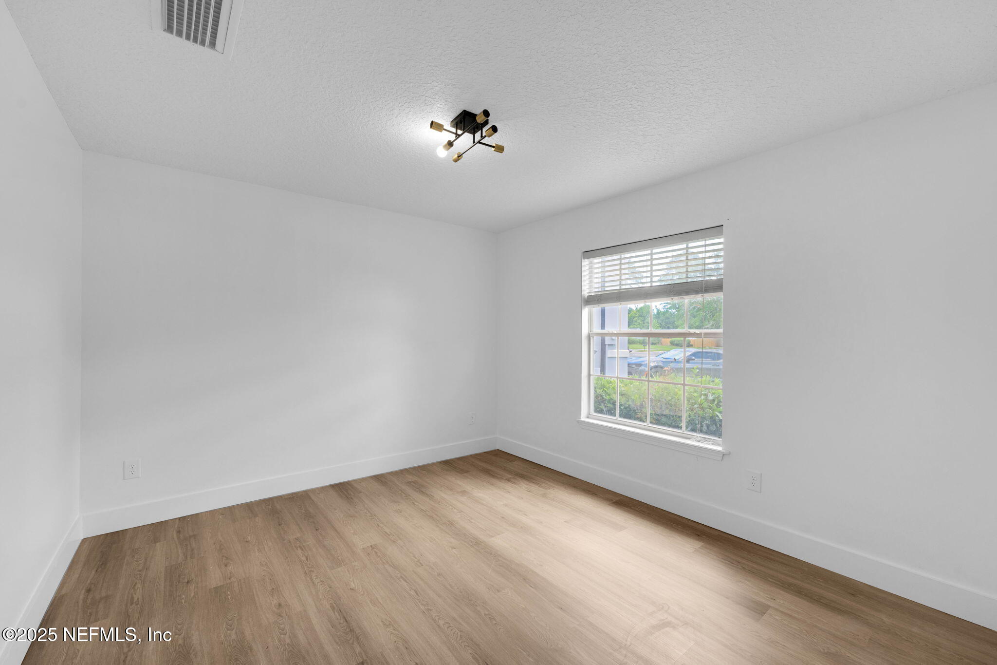 464 BRENTWOOD Court