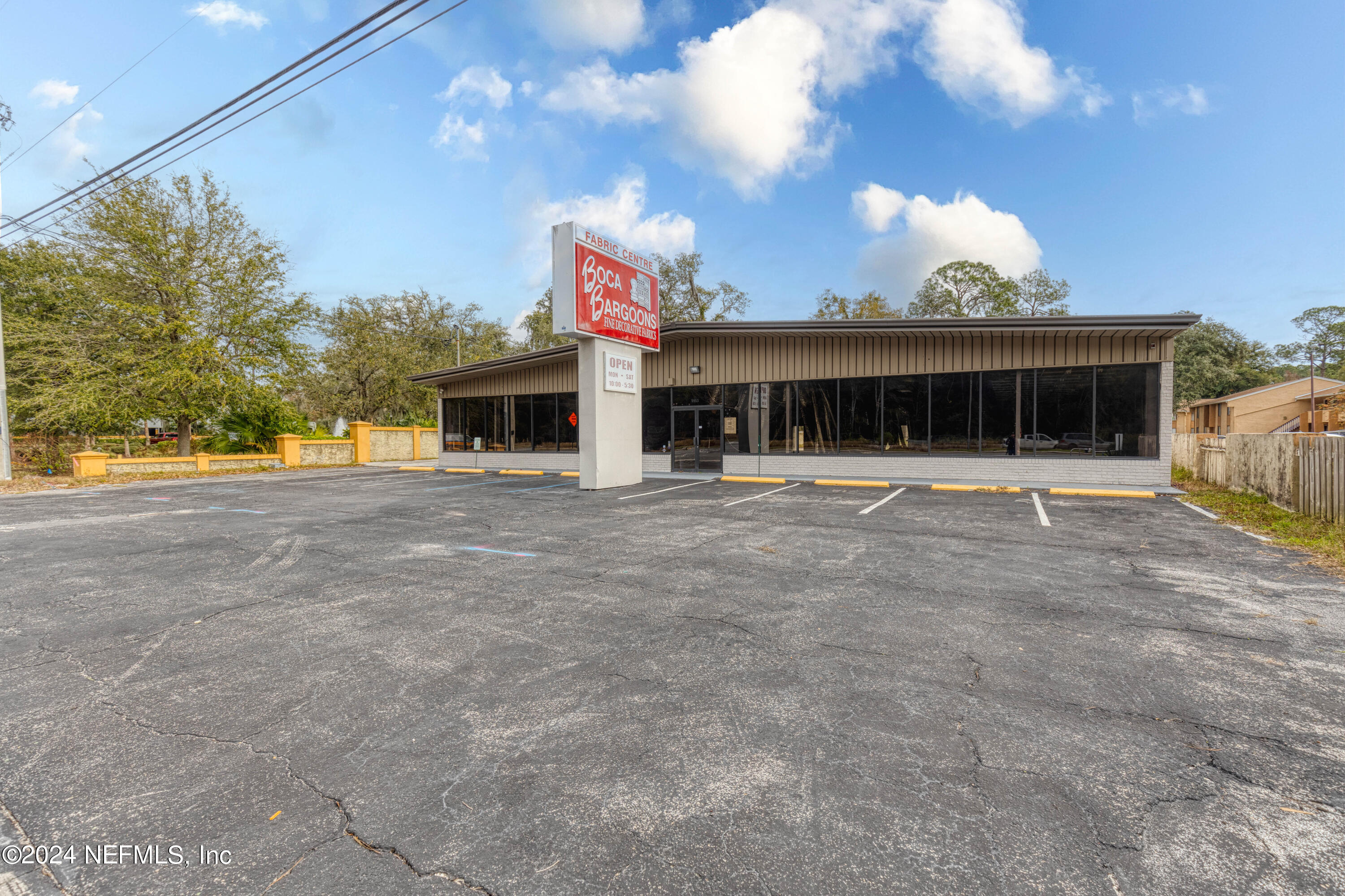 5953 ROOSEVELT Boulevard