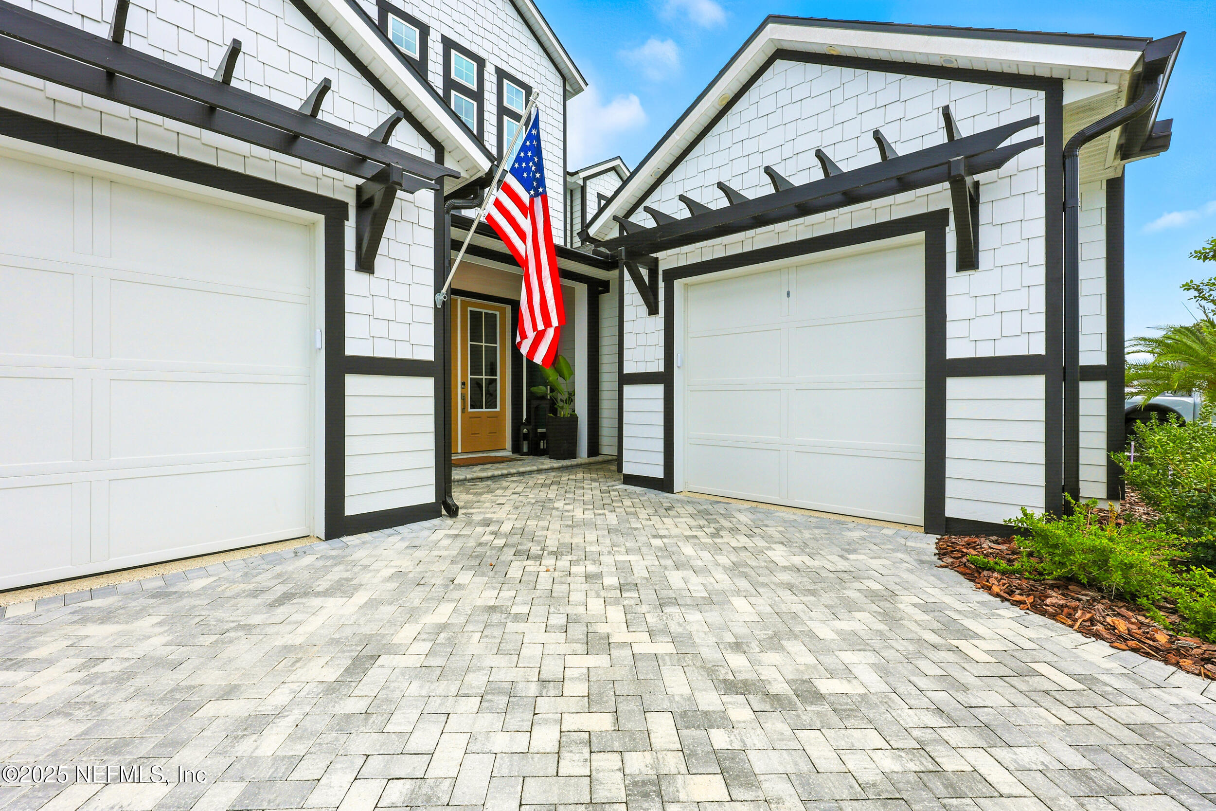 588 PALM CREST Drive