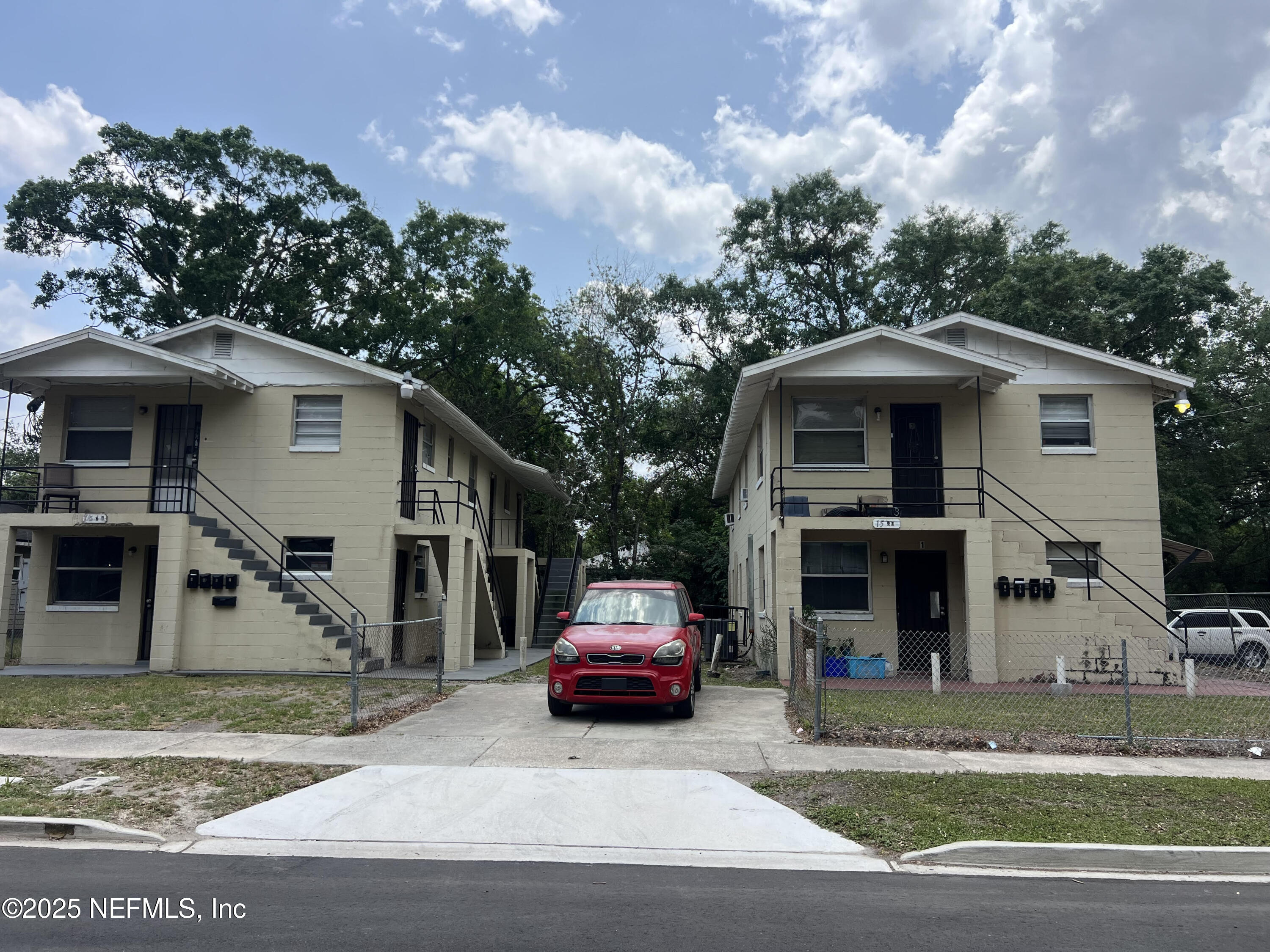 1530 W 21ST Street