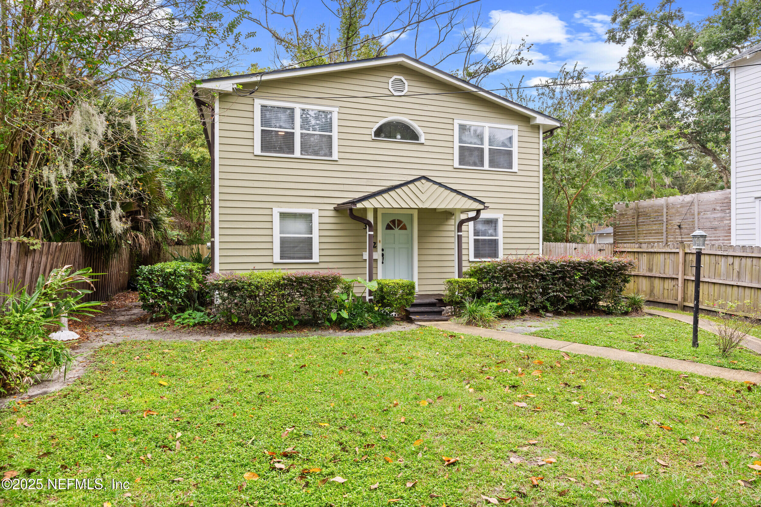 3672 BOONE PARK Avenue