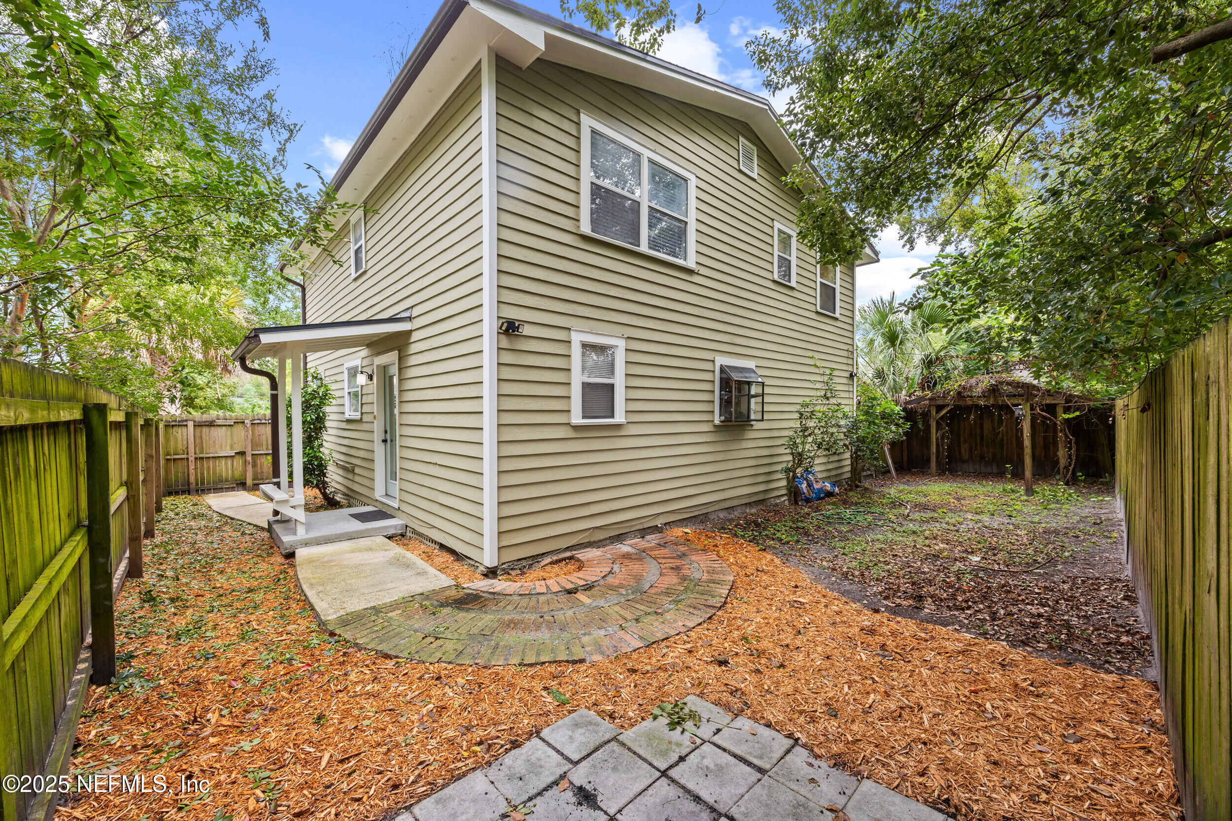 3672 BOONE PARK Avenue