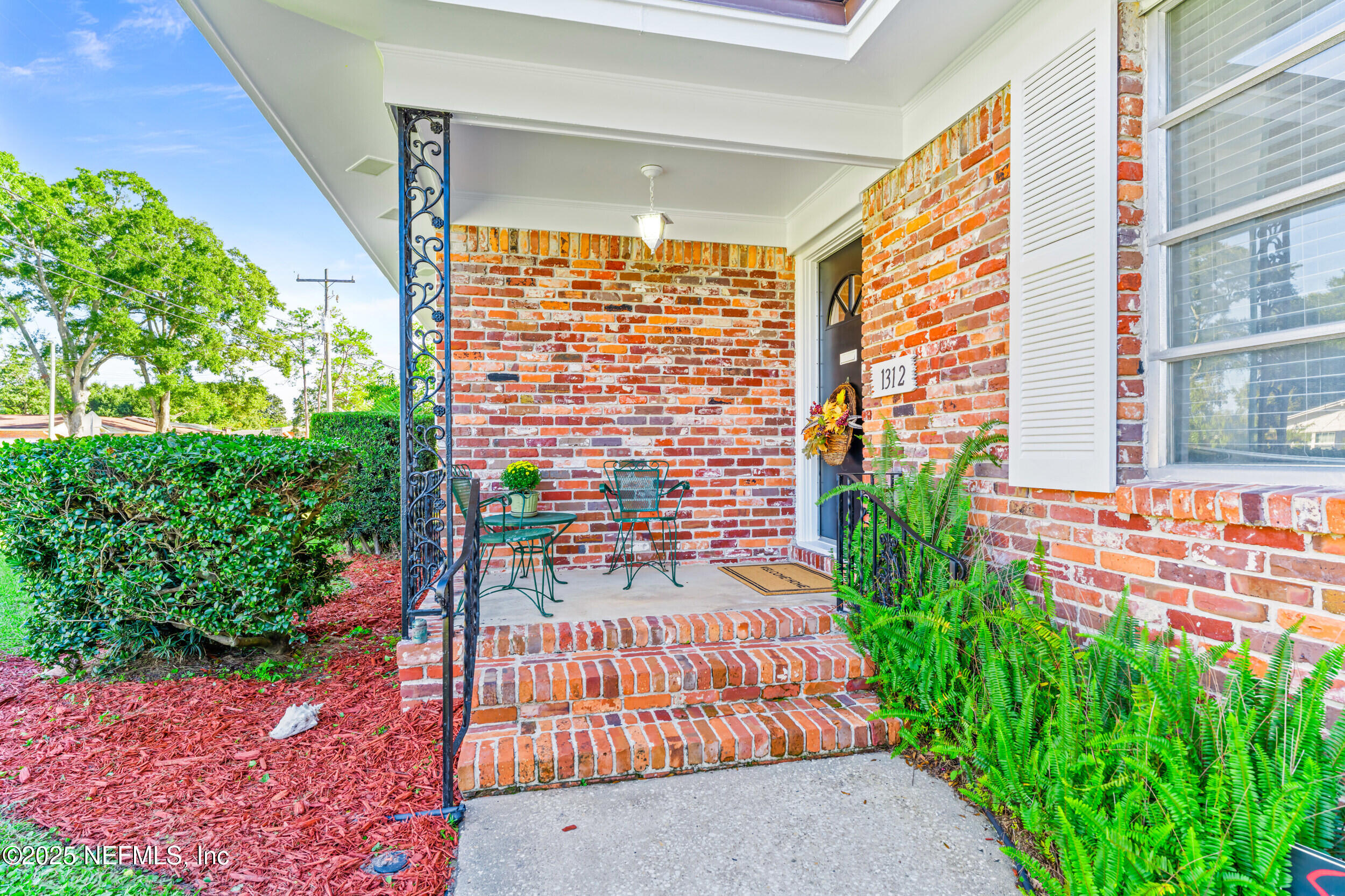 1312 CARLOTTA Road W