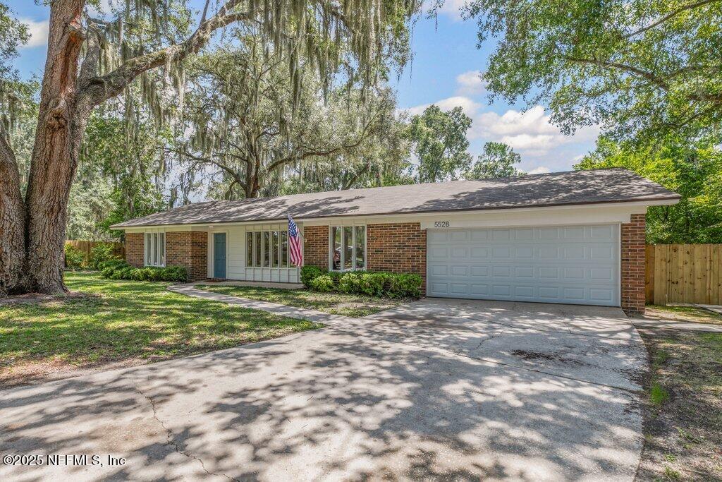 5528 BRADFORD Court