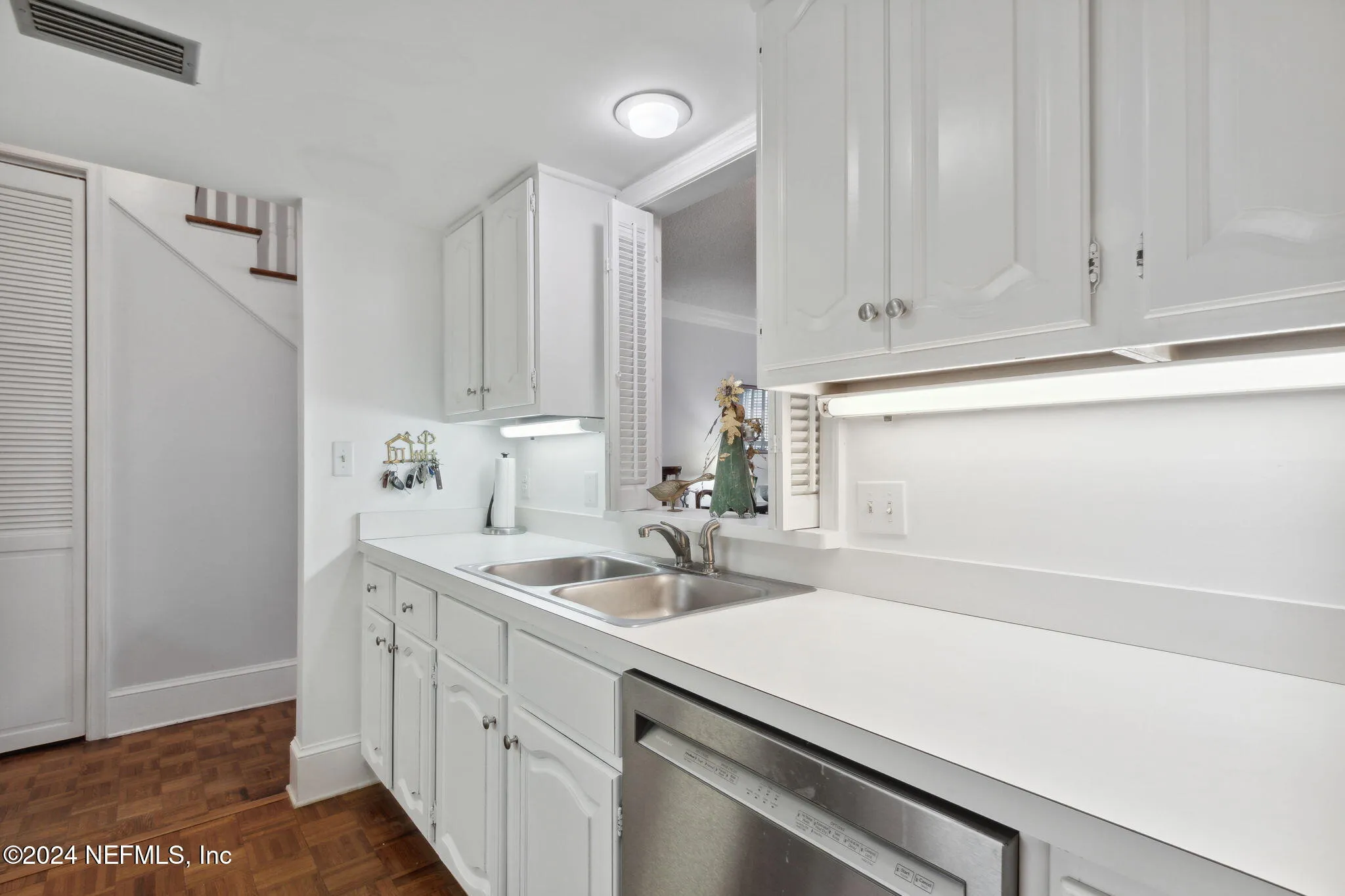 Jacksonville, Florida 32210, United States, 3 Bedrooms Bedrooms, ,3 BathroomsBathrooms,Residential,Pending,28157