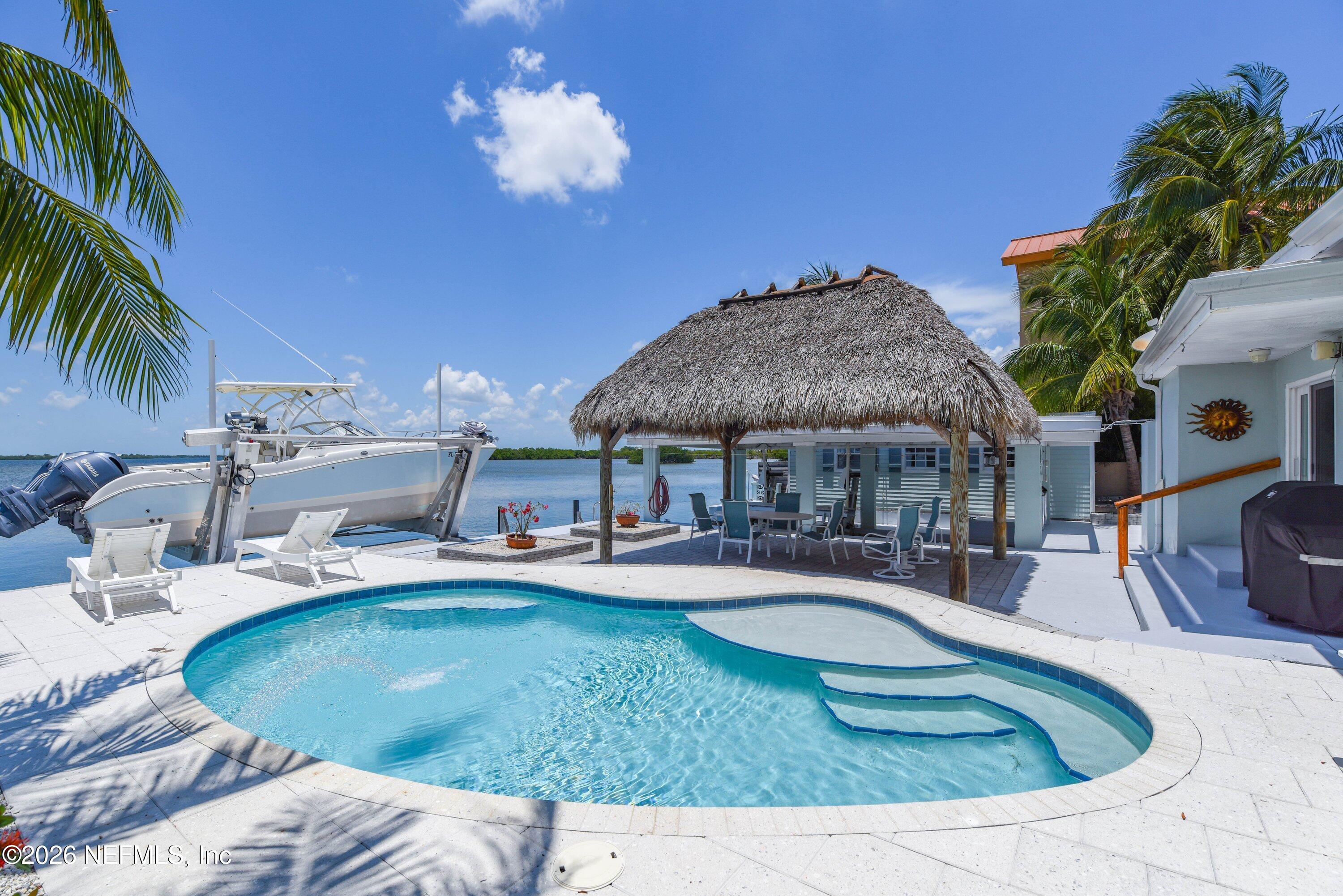 1136 W SHORE Drive