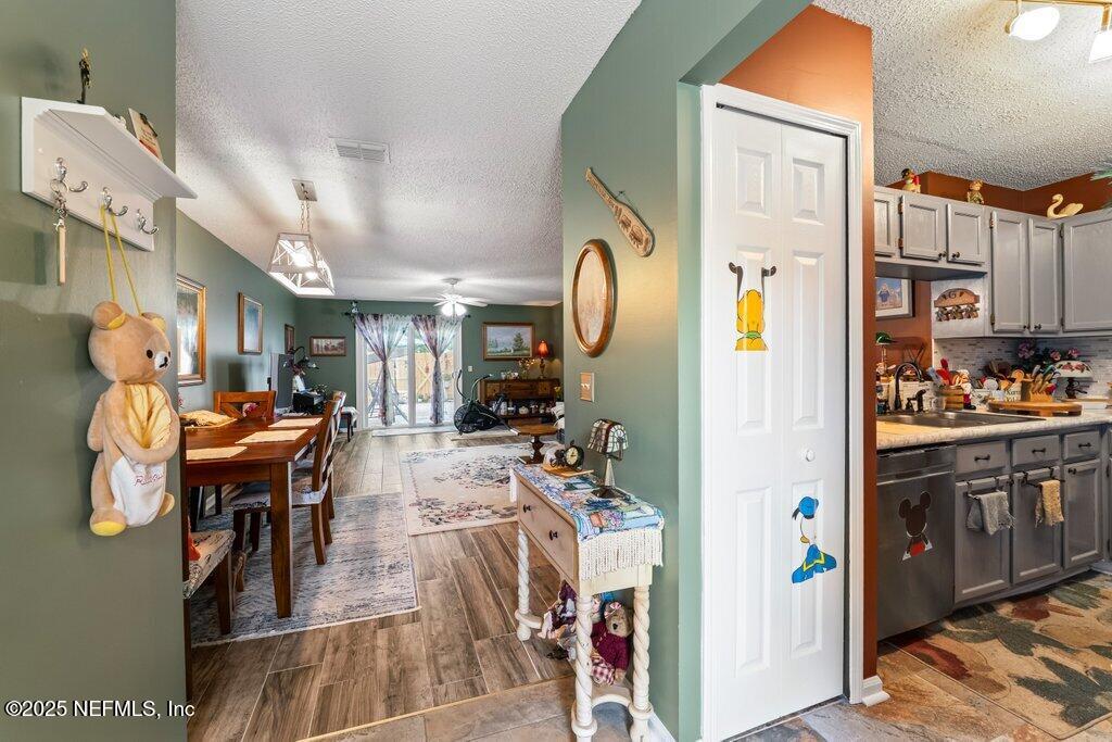 3519 RAIN FOREST Drive W