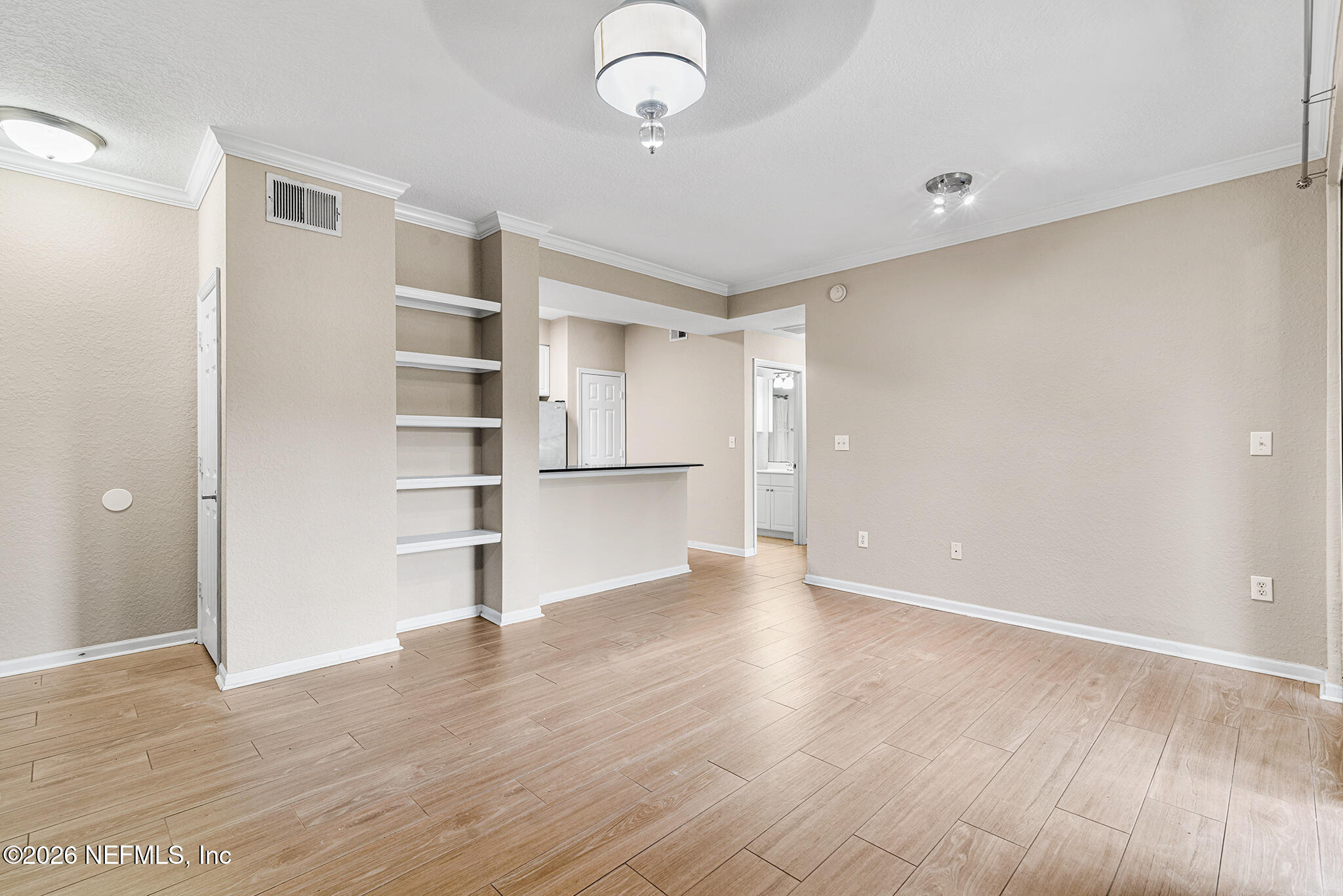 8539 GATE Parkway 433