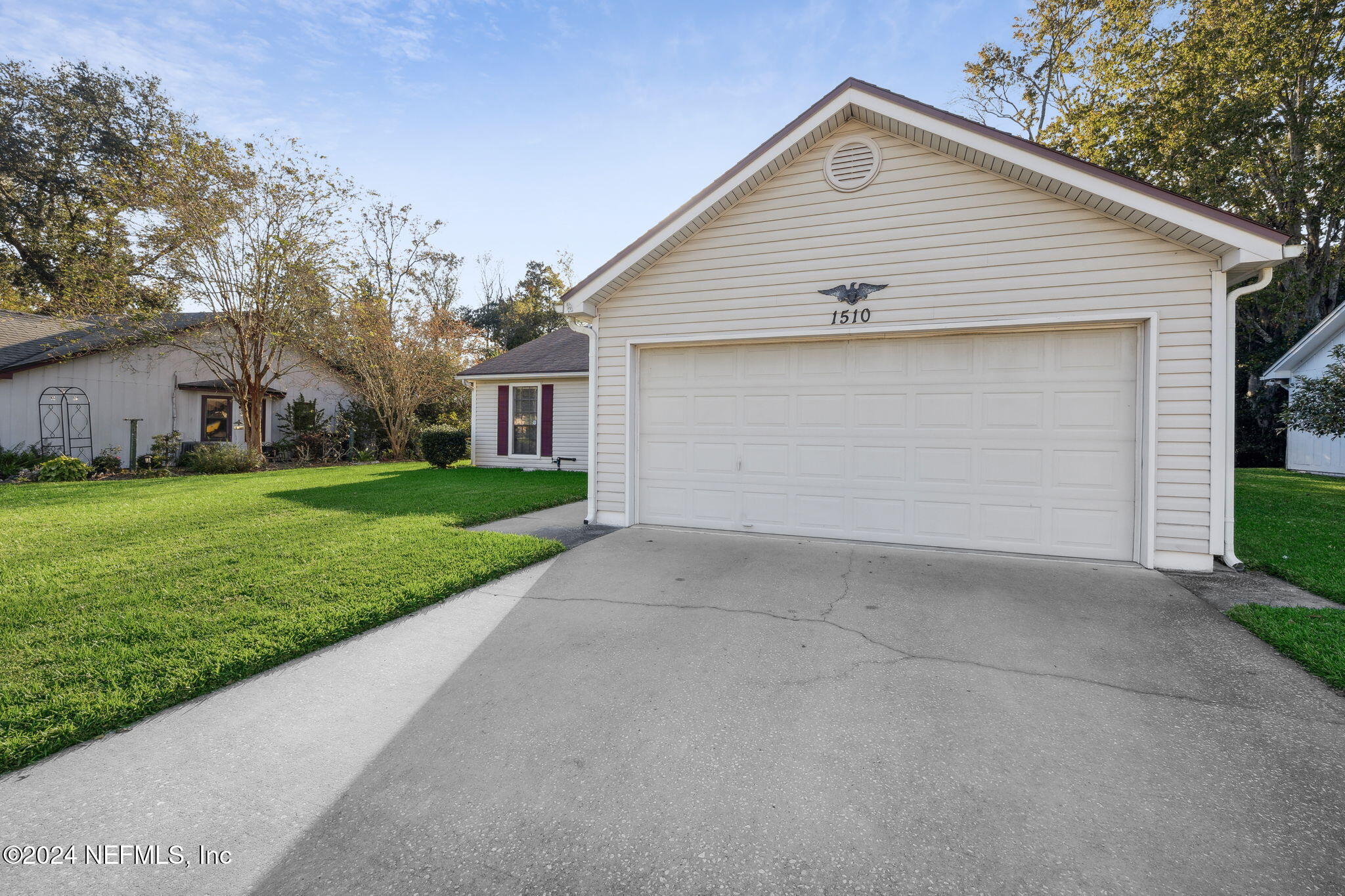 1510 ROSE HILL Drive W