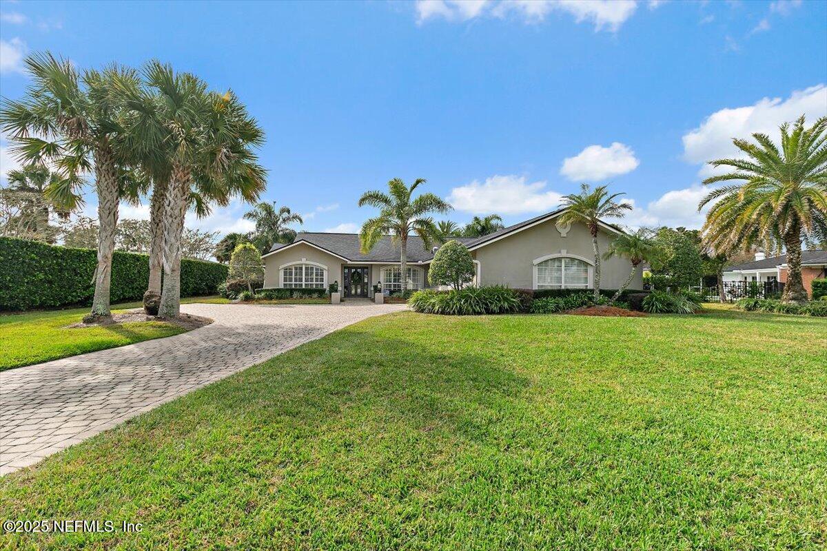 24 POINCIANA Way