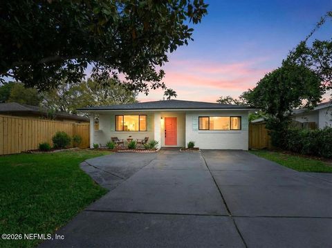 Photo of 719 14TH Avenue S, Jacksonville Beach, FL 32250 (MLS # 2140704)