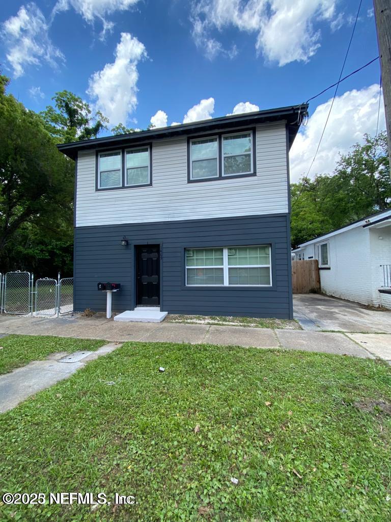 1469 7TH Street W