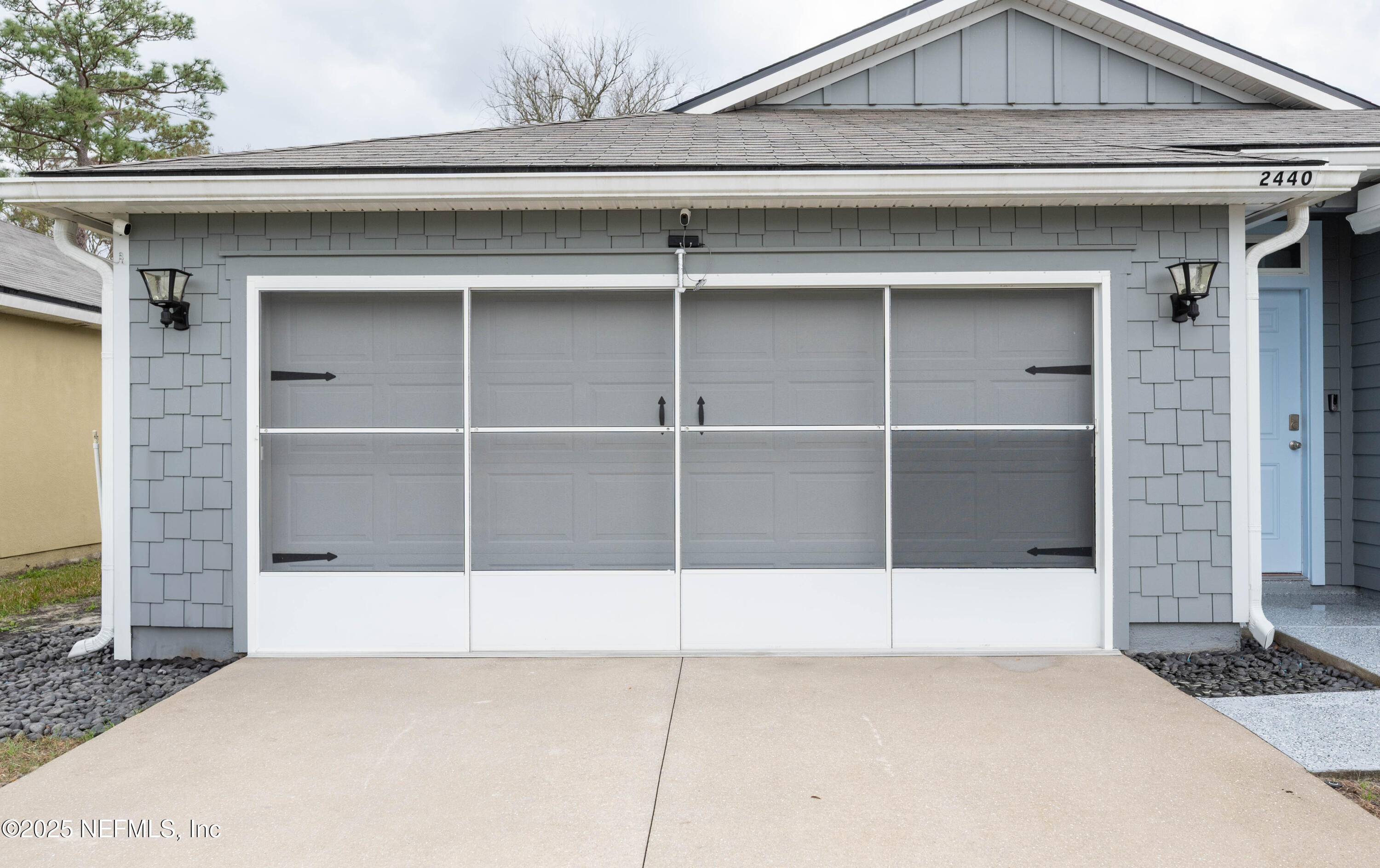 2440 BEACHVIEW Drive