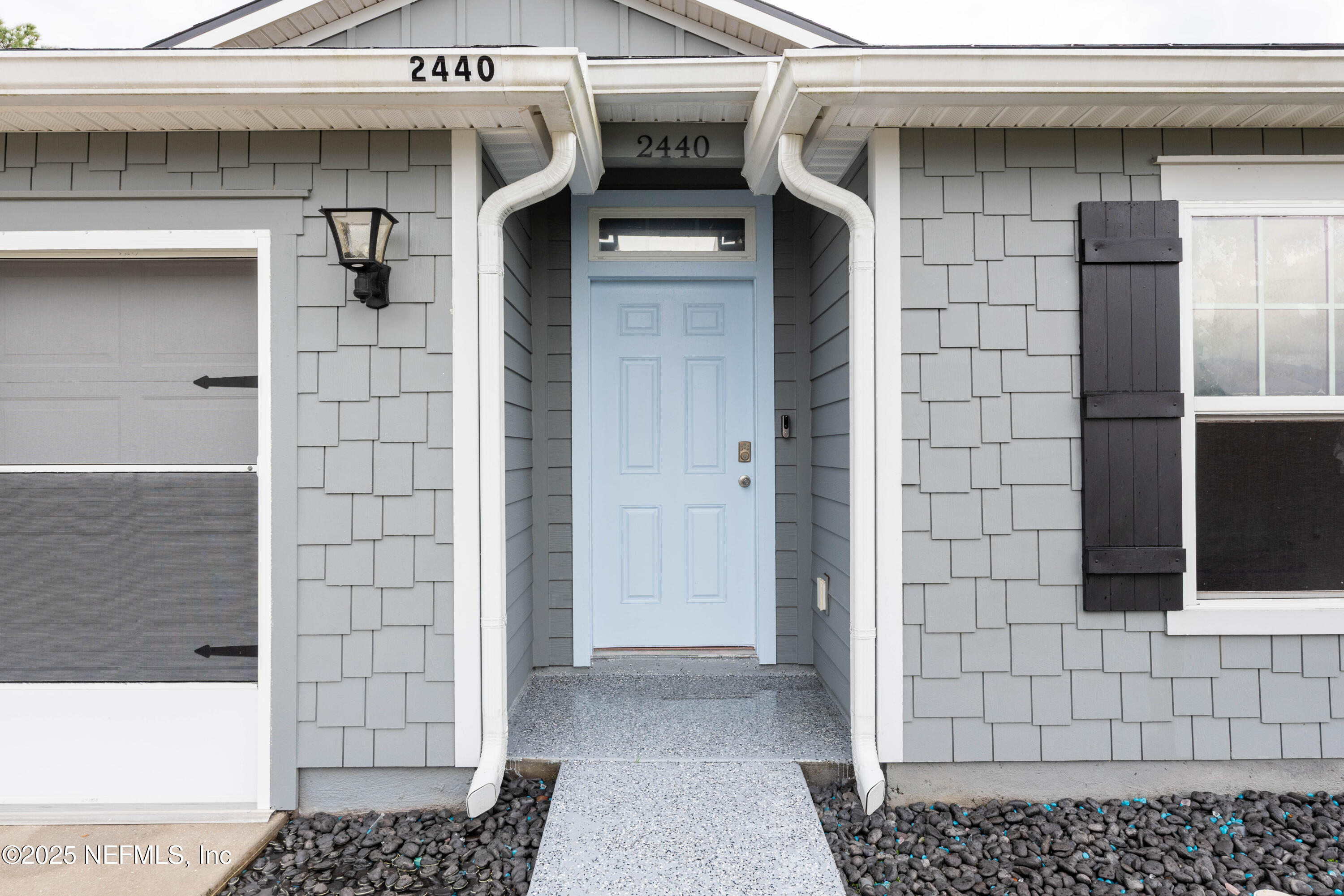 2440 BEACHVIEW Drive