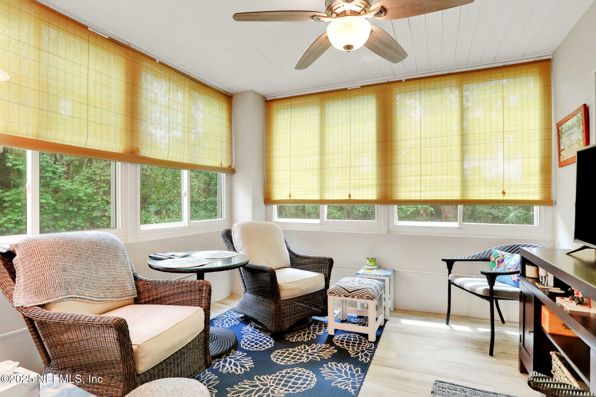 1800 THE GREENS Way 605