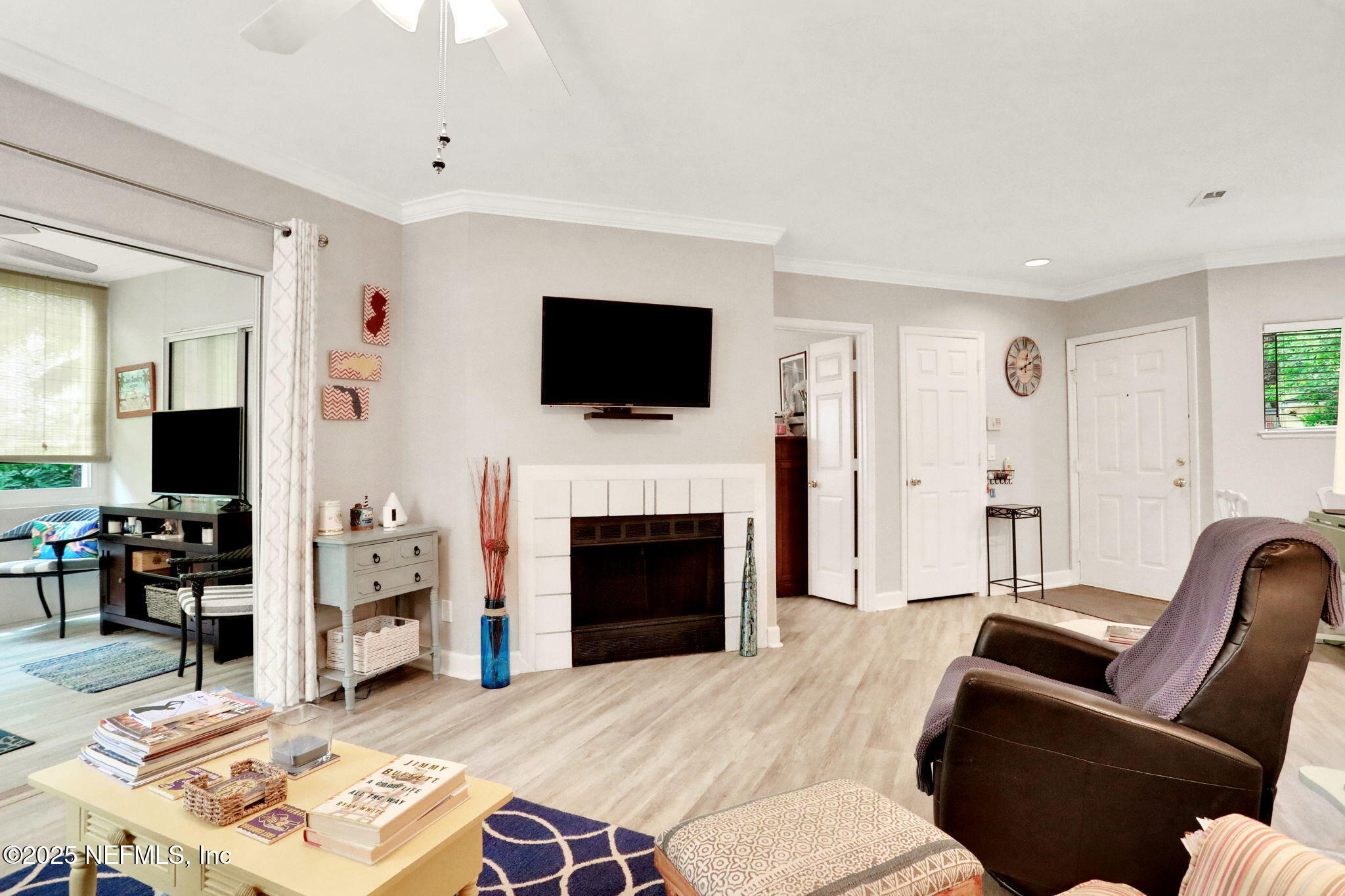 1800 THE GREENS Way 605