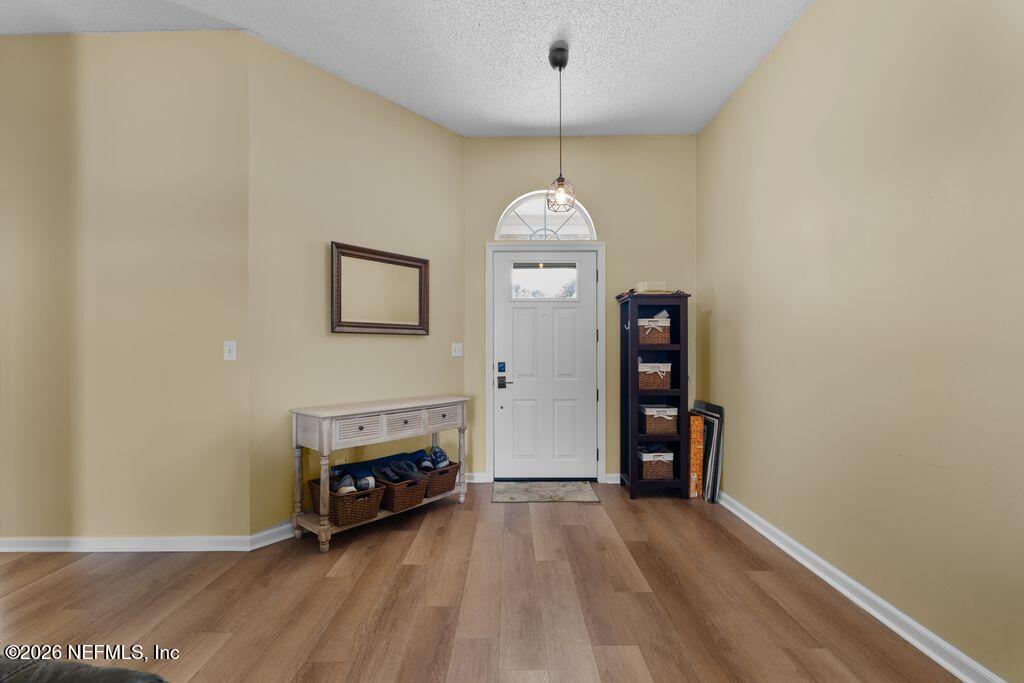 3823 UNION PACIFIC Drive W
